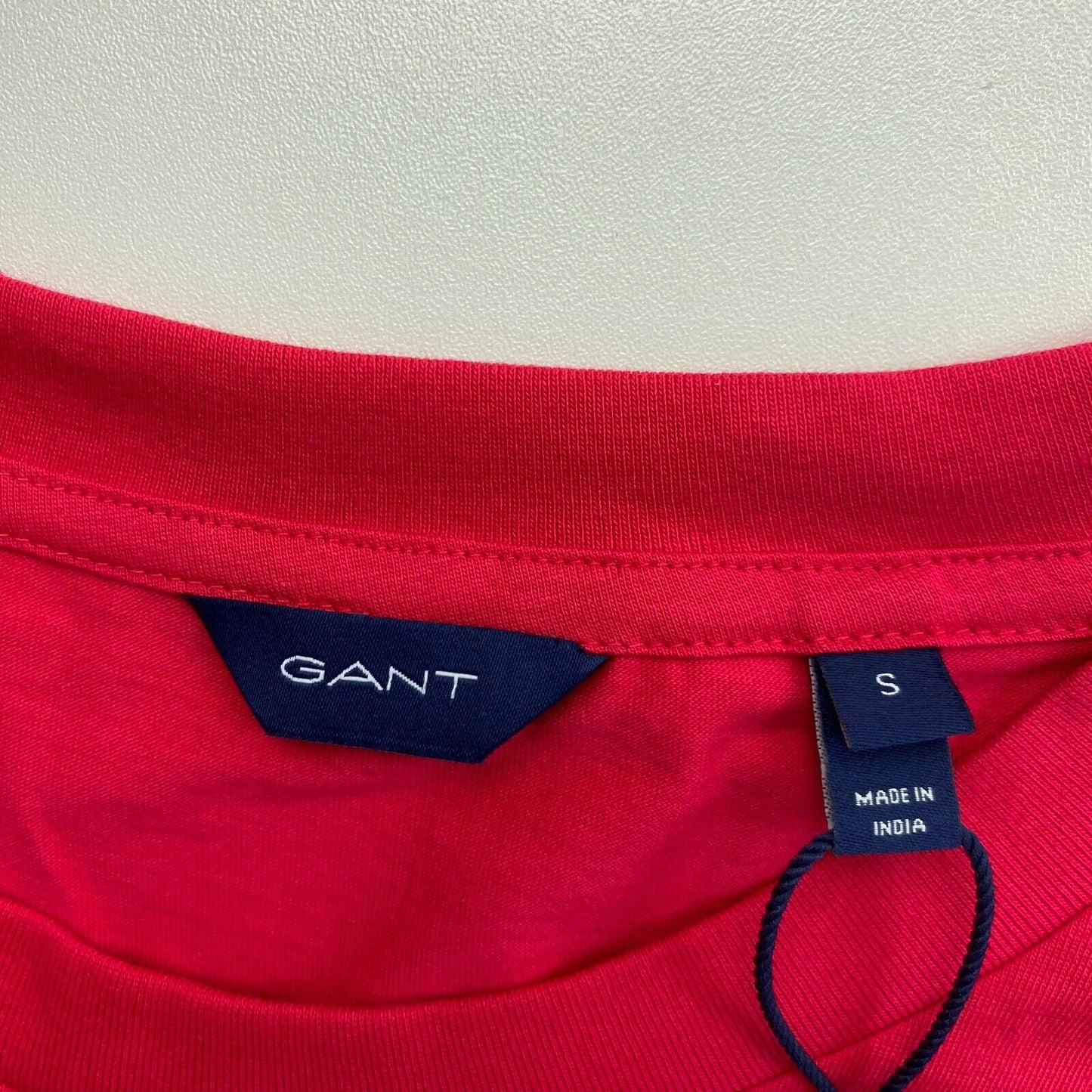 GANT Red Archive Shield EMB T-shirt à col rond Taille S