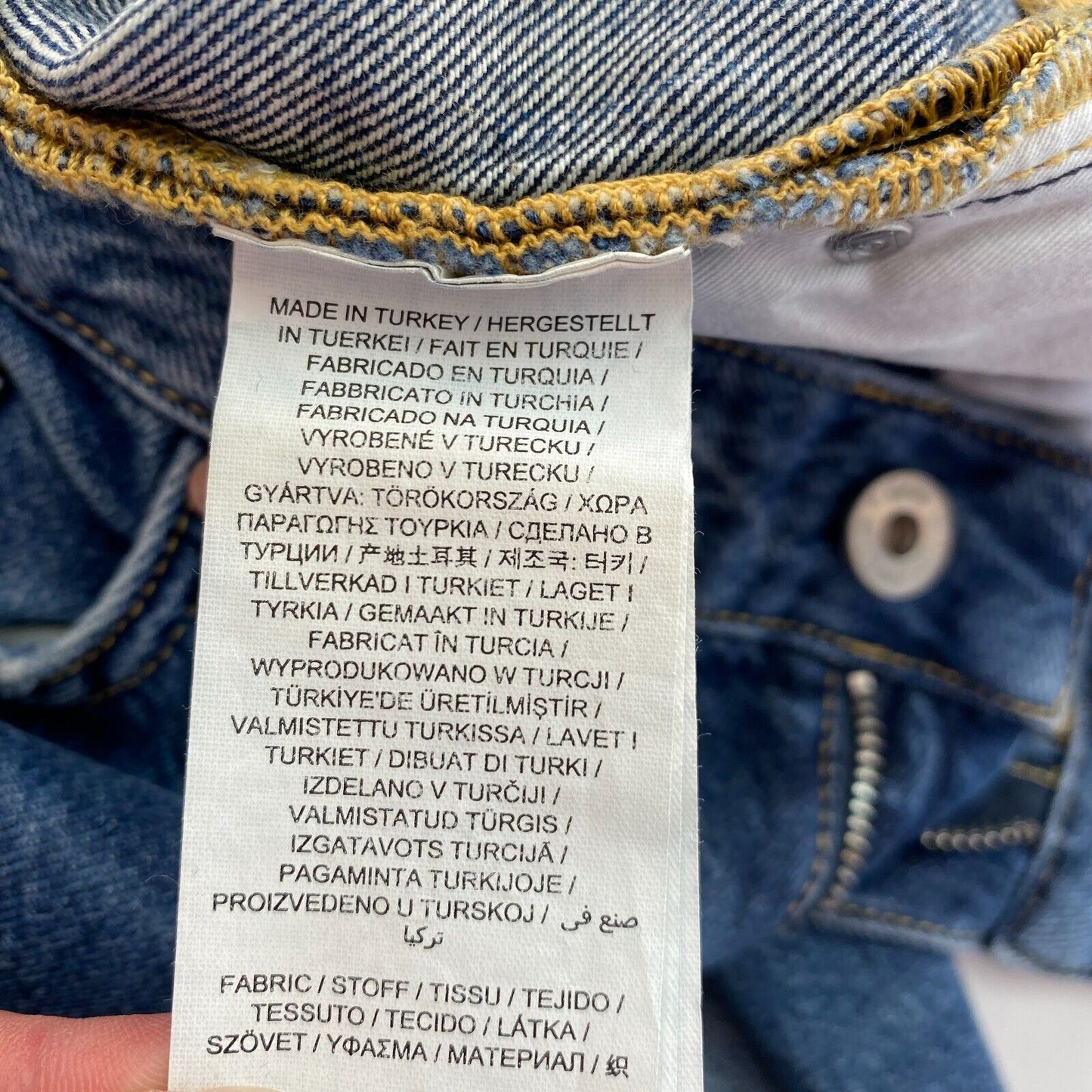 GANT Damen CAMIE Jeans im Relaxed Fit mit verkürzten, zerrissenen Beinen, Größe W26