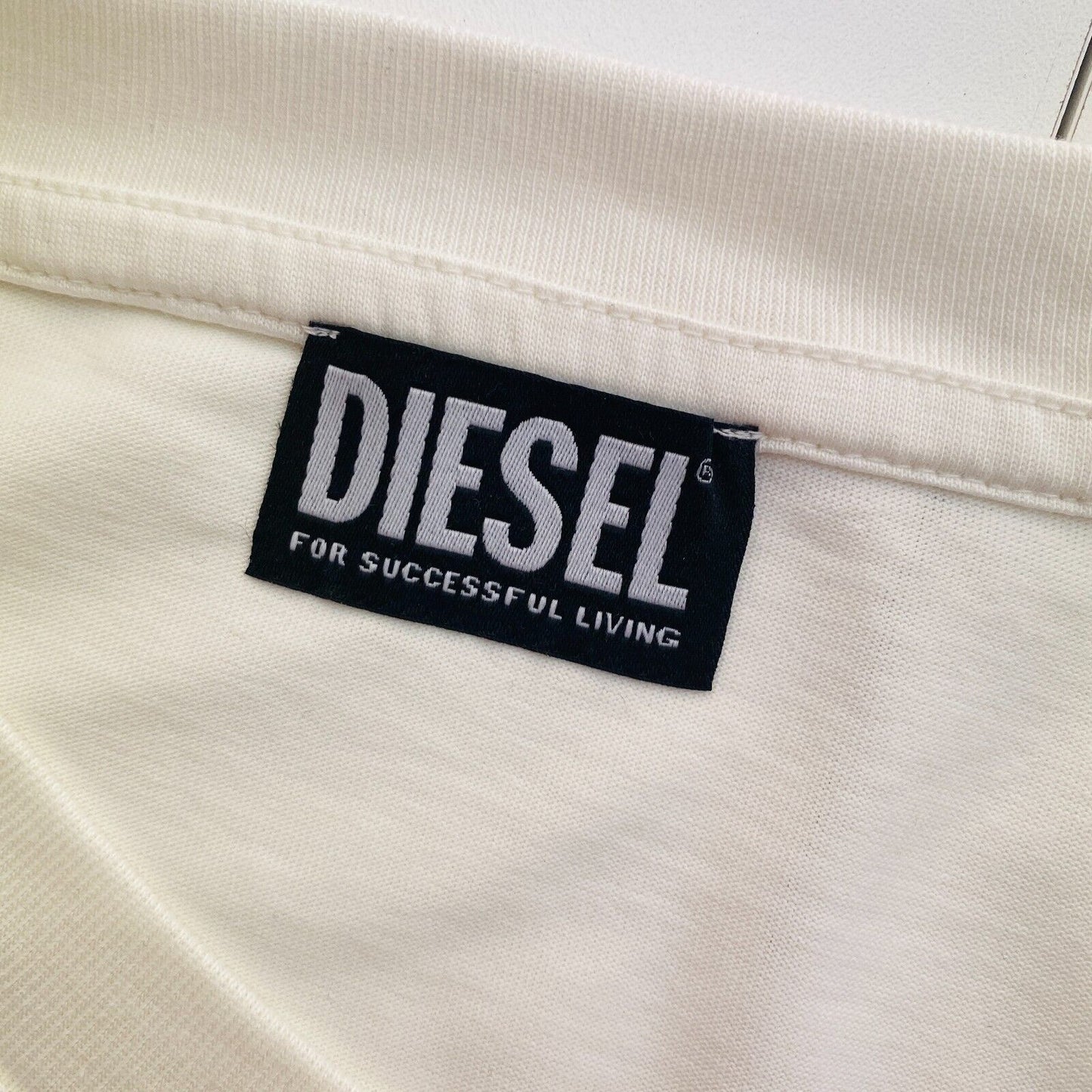 DIESEL Blanc avec Spray Can Print Crew Neck T Shirt Taille XL