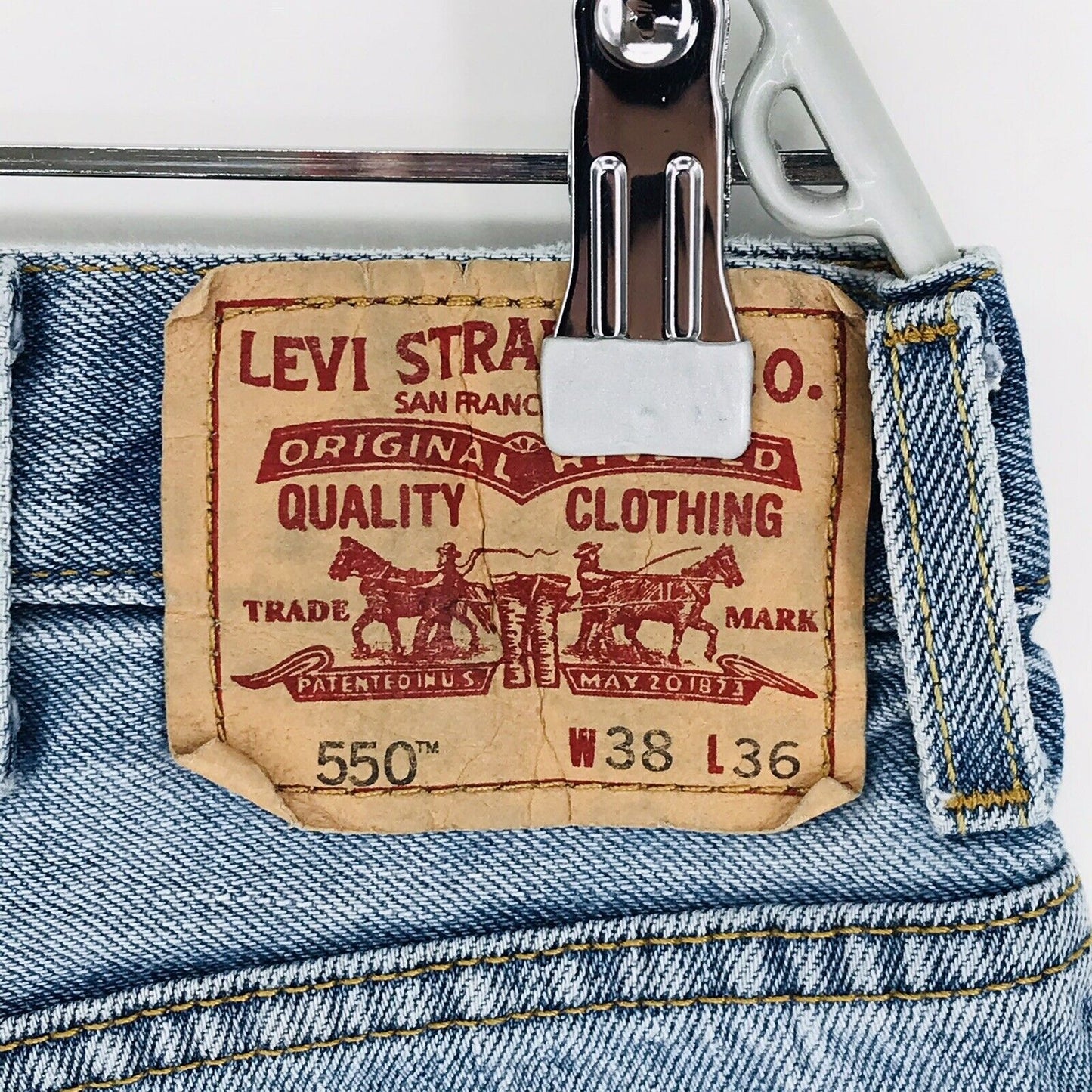 Vintage Levi's 550 Maßanfertigung Blaue Cut-Off Jeans Shorts Entspannte Passform W38