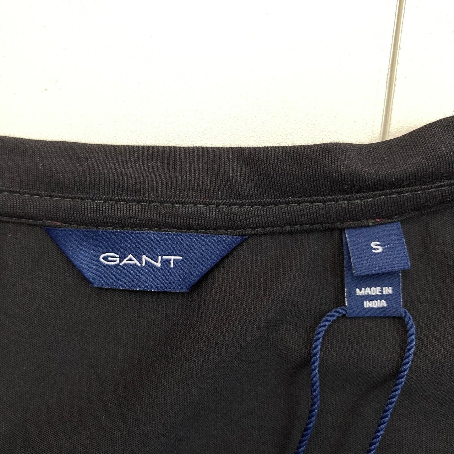 GANT T-shirt noir original à col en V Taille S