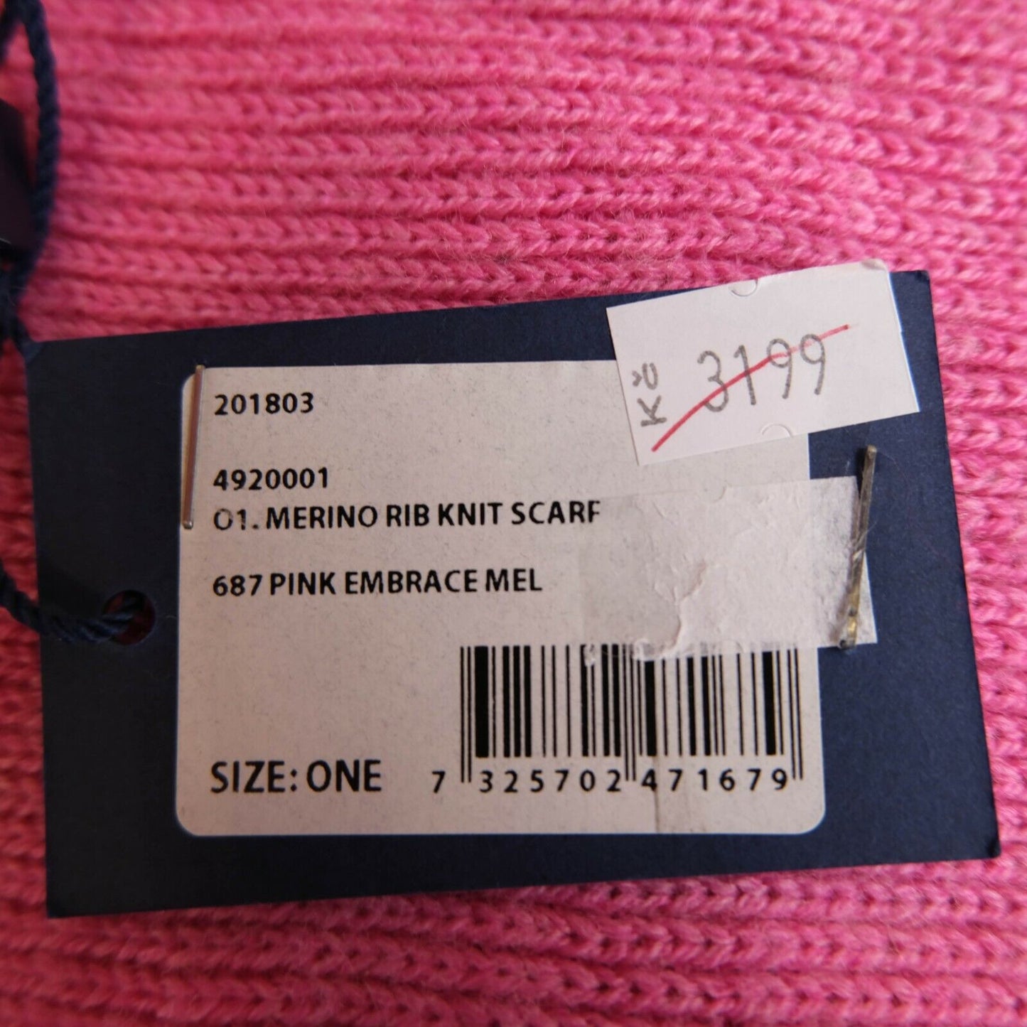 GANT 100% Merino Wool Rib Knit Pink Long Scarf