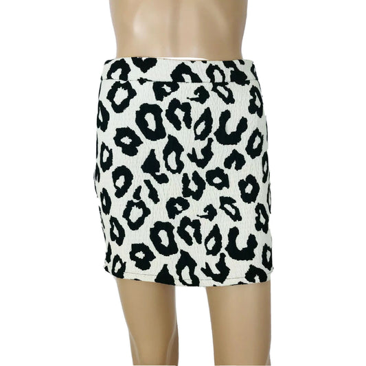 ZARA Trafaluc Women’s White And Black Mini Skirt Size S W26 / M W28