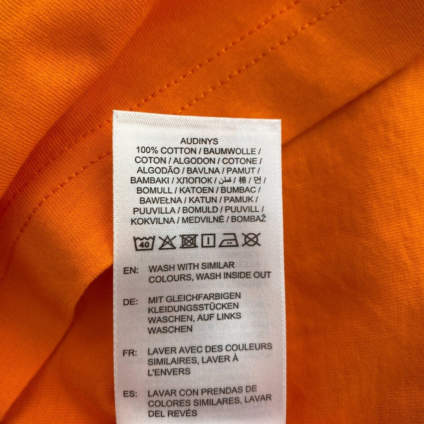 GANT T-Shirt mit Rundhalsausschnitt und kontrastierendem Logo in Orange, Größe M