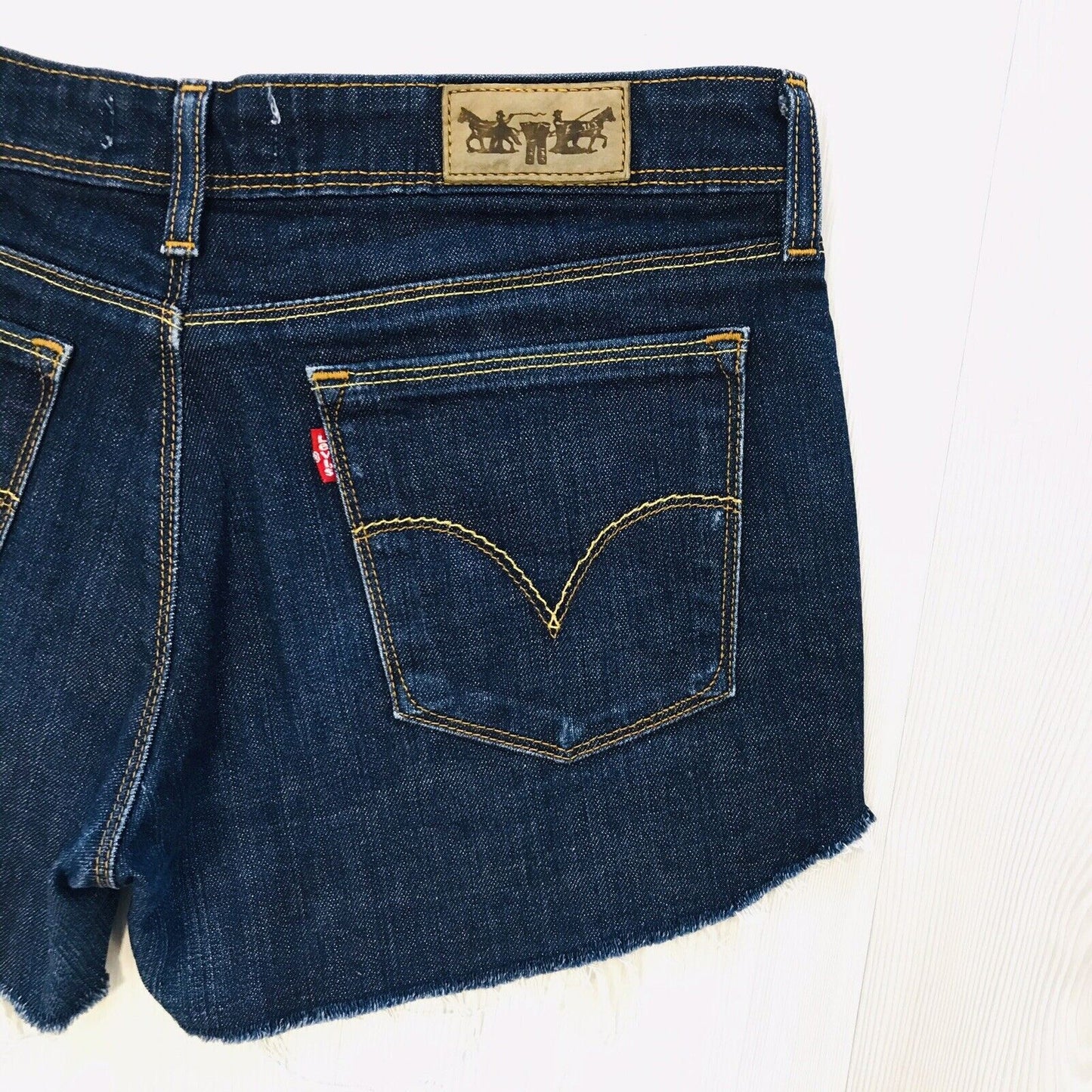 Levi's 572 Women's Custom Made Dark Blue Regular Fit Shorts Size W32