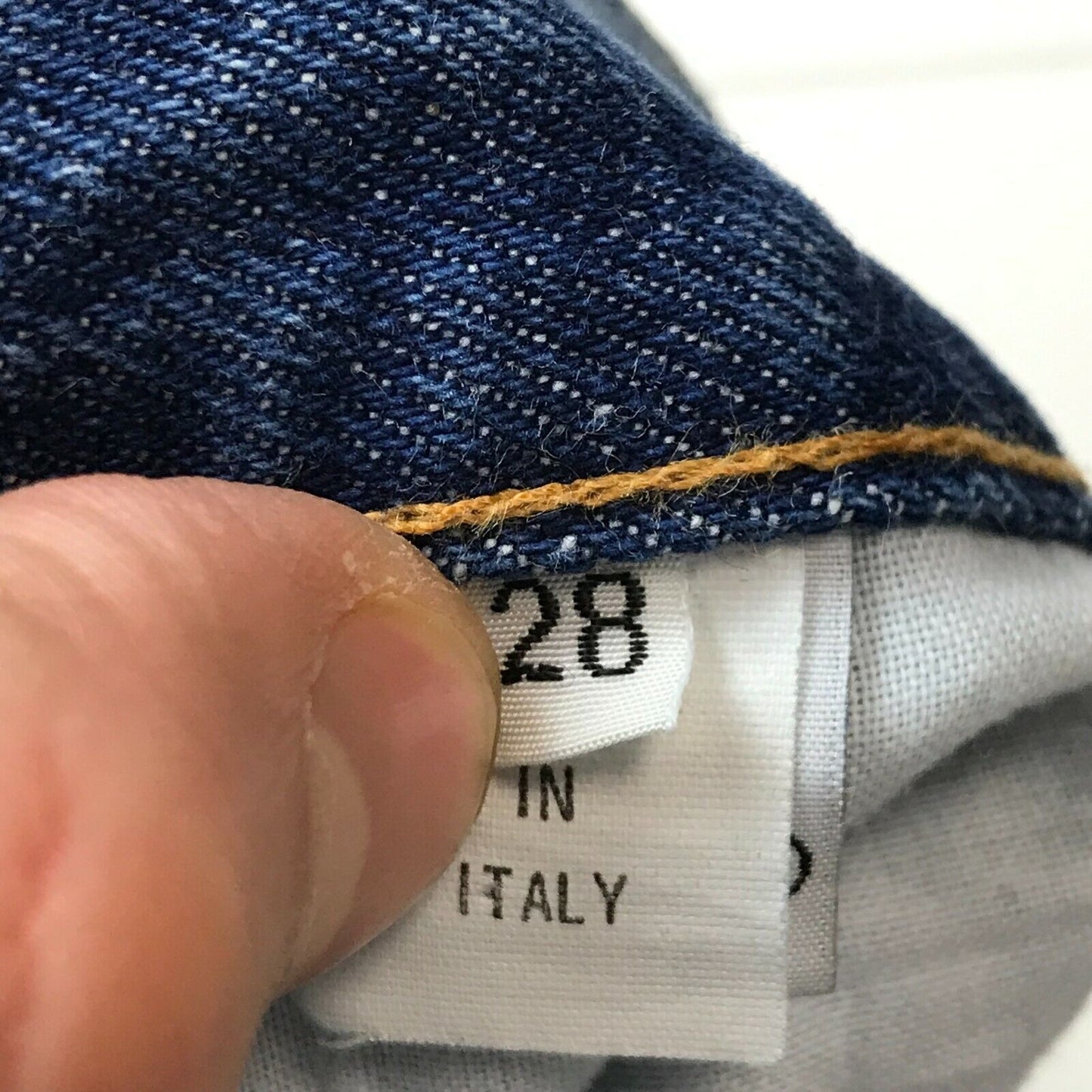 INVICTA Damen Jeans in Dunkelblau mit normaler, konischer Passform, Größe W28, hergestellt in Italien