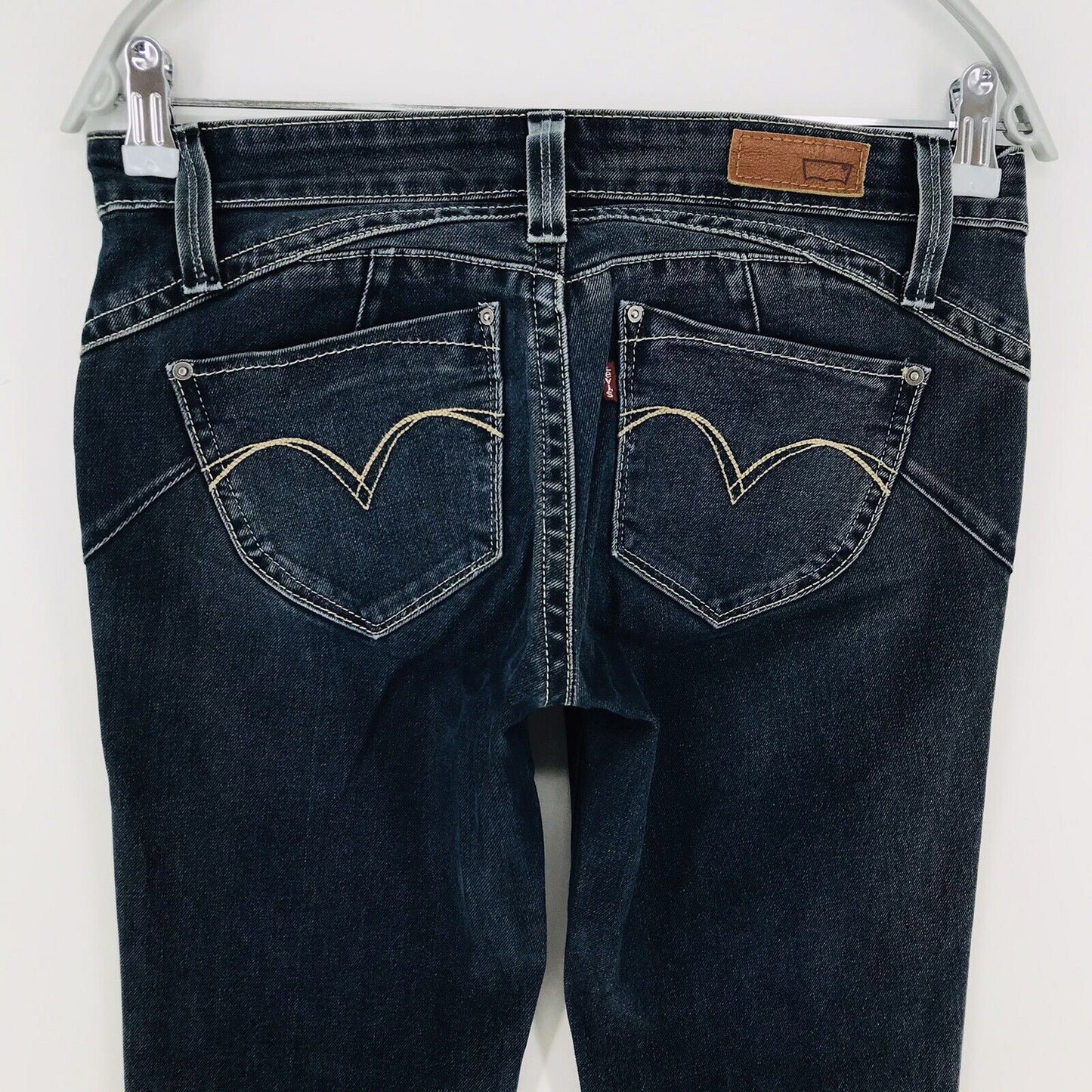 Levi's Damen Jeans mit Stretch-Anteil und niedriger Leibhöhe, Skinny Fit, Dunkelgrau, W27 L30