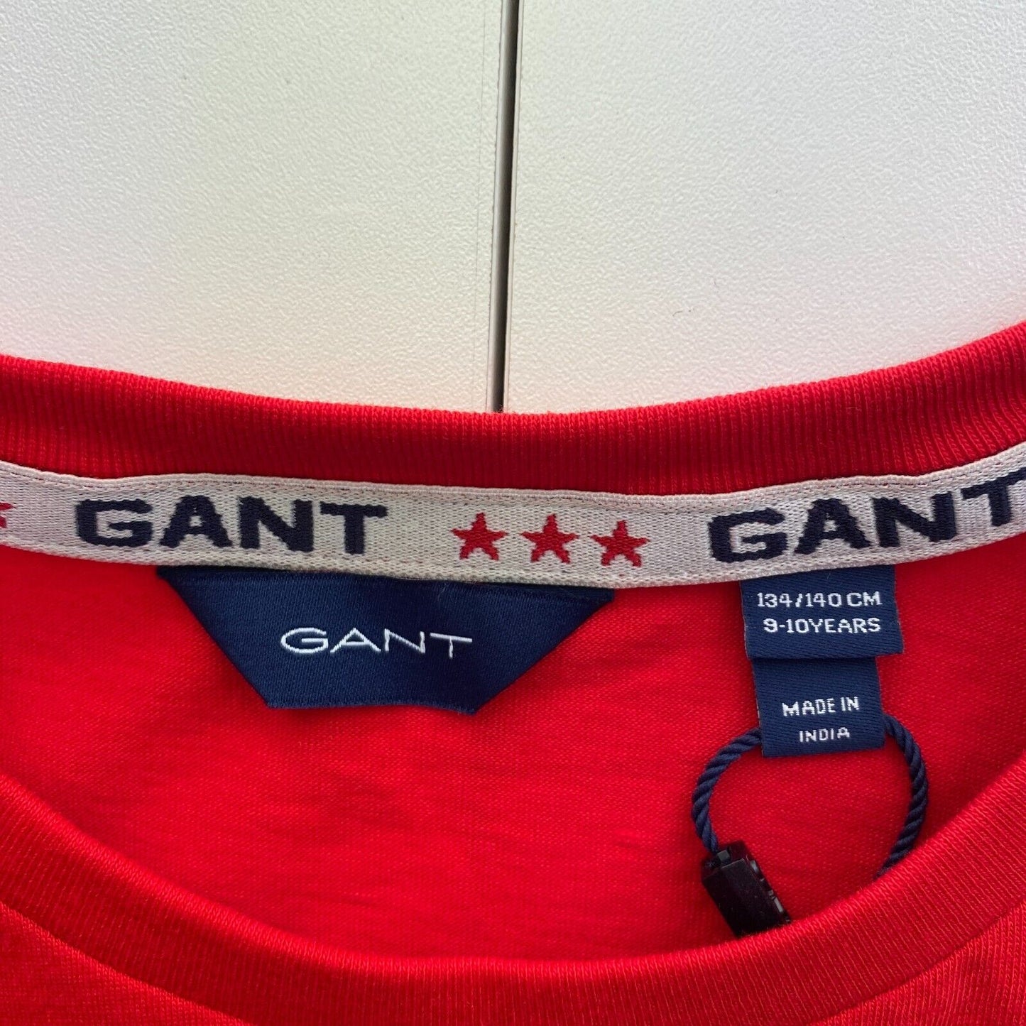 GANT Boys Red Retro Shield Crew Neck SS T Shirt Size 9-10 Years 134/140 cm