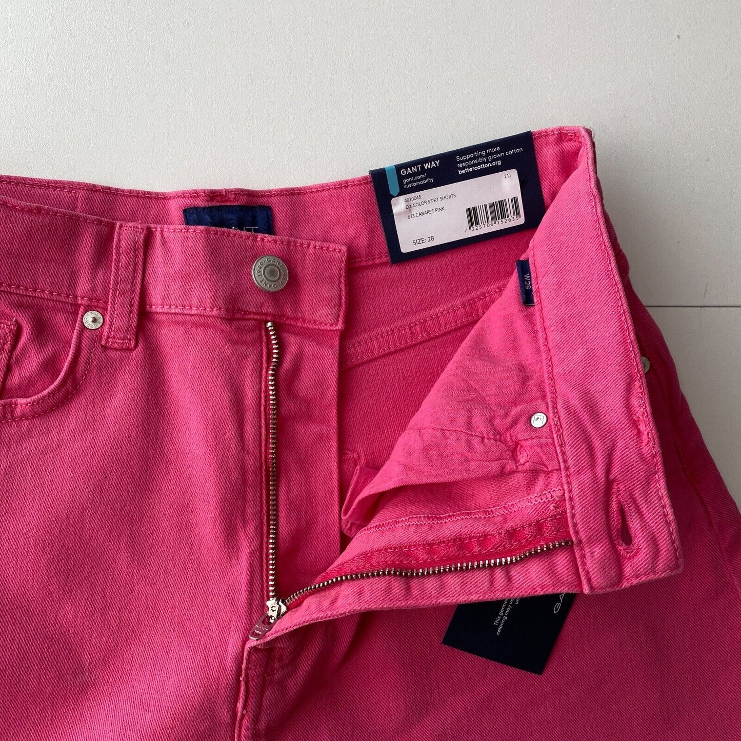 GANT Damen Jeansshorts in regulärer Passform, Rosa, Größe W28