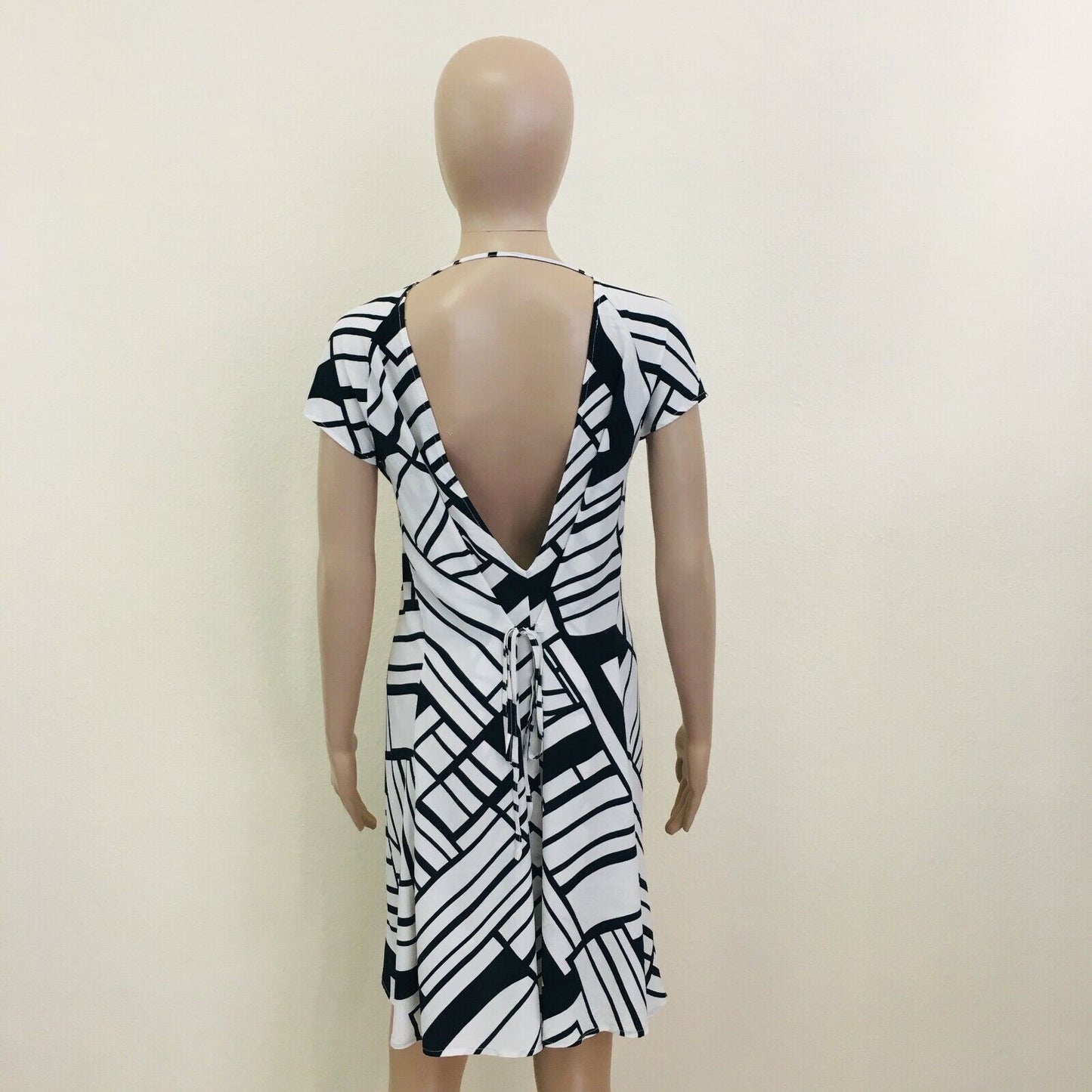 ZARA Black & White Short Sleeve Dress Size M