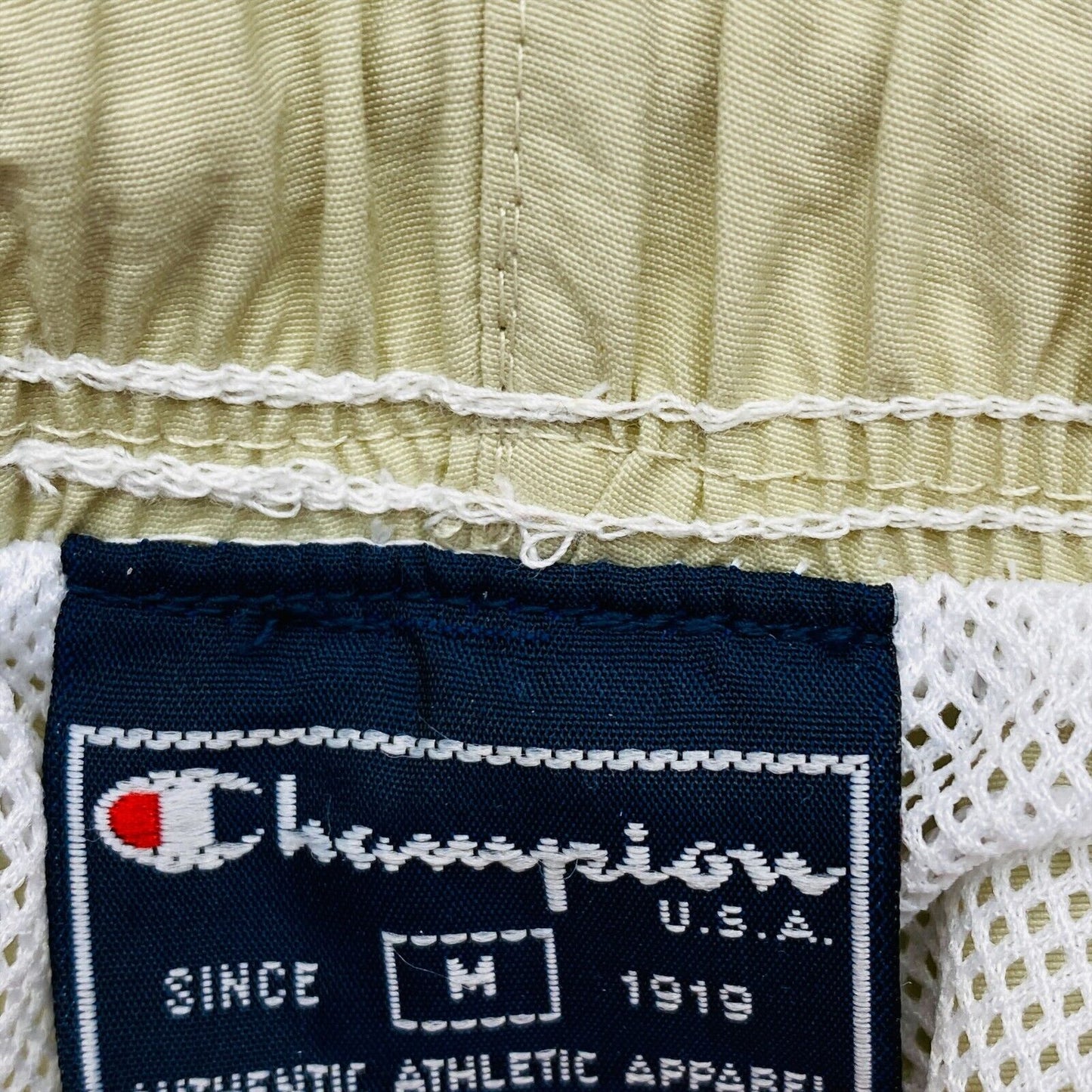 Champion Beige Activewear-Shorts Größe M W30