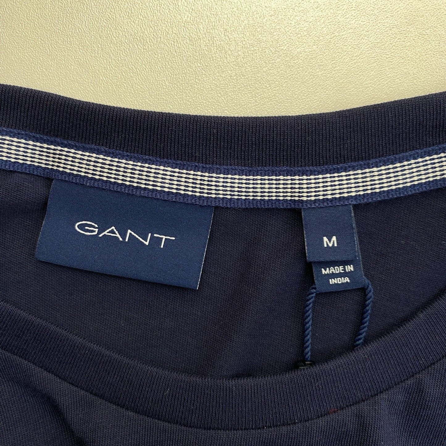 GANT T-Shirt mit Rundhalsausschnitt und Lock-Up-Muster, Marineblau, Größe M