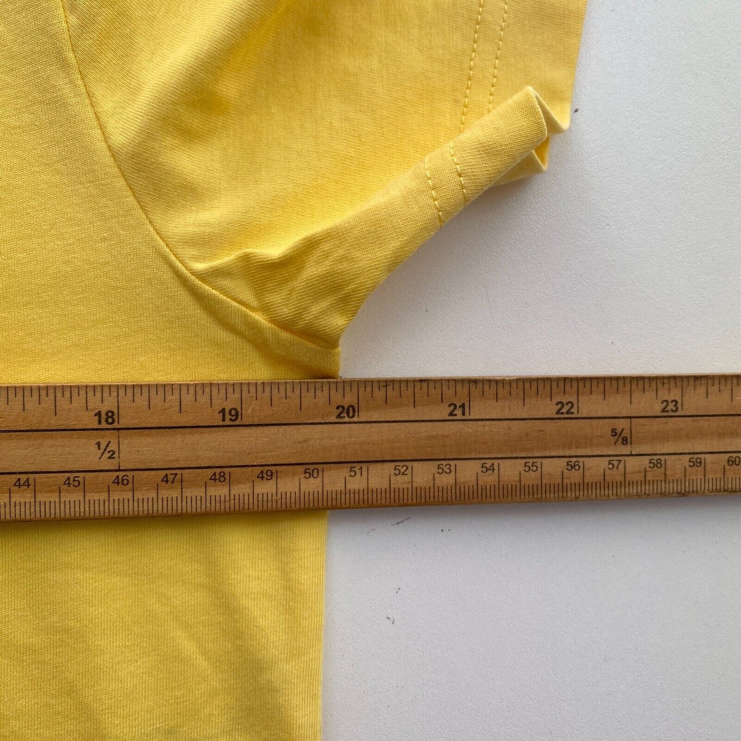 GANT Men Yellow Original Slim Fit V Neck Short Sleeves T-Shirt Size M