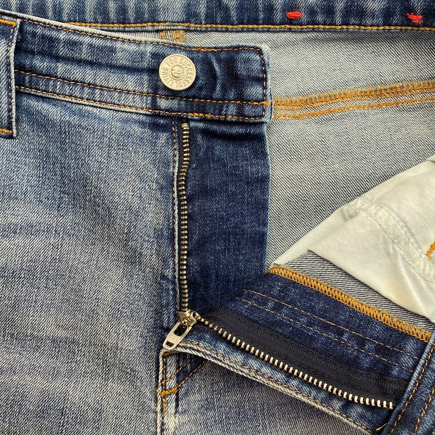 DIESEL Blaue Röhrenjeans Größe W28 L34