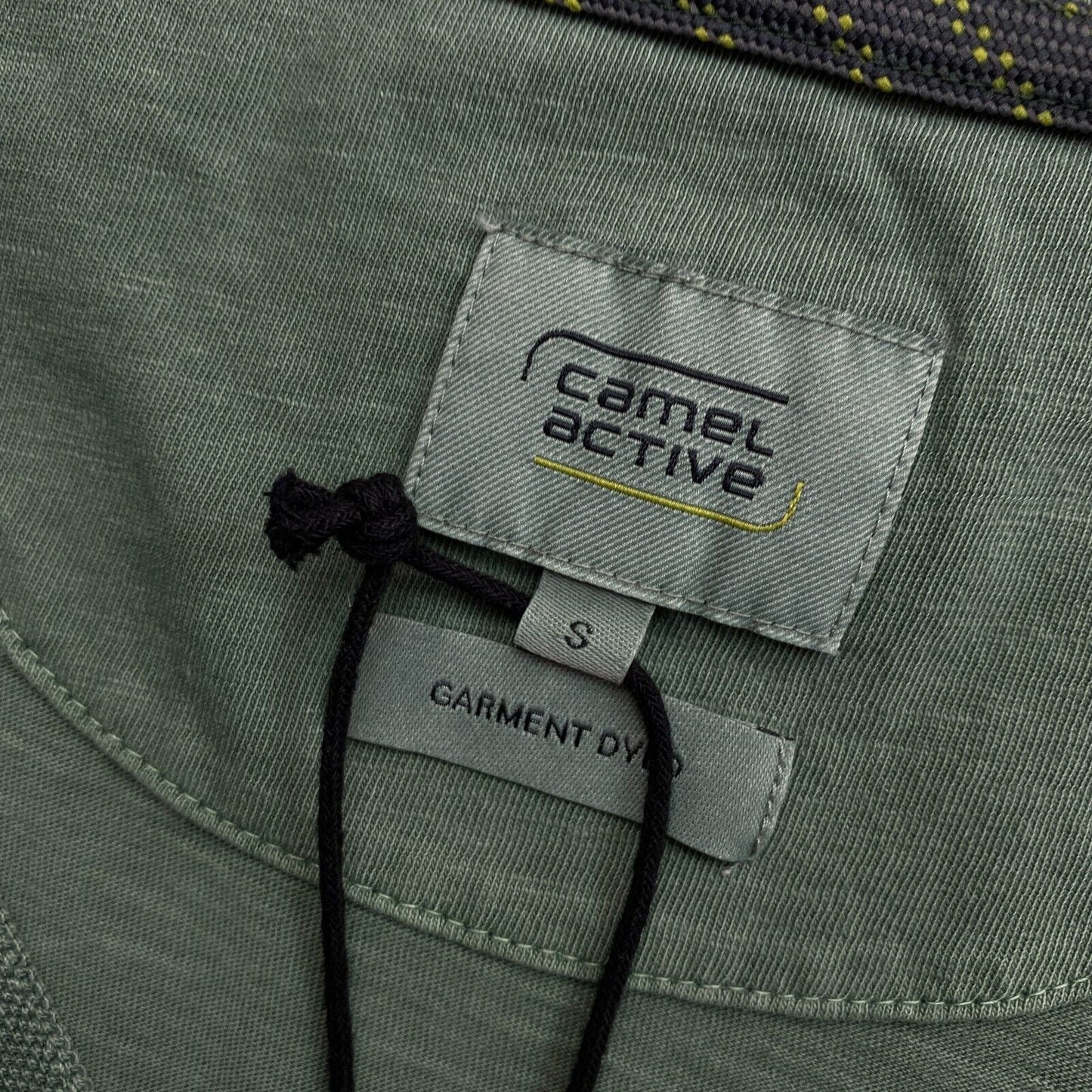 CAMEL ACTIVE T-shirt à col Henley teint en vêtement vert foncé taille S