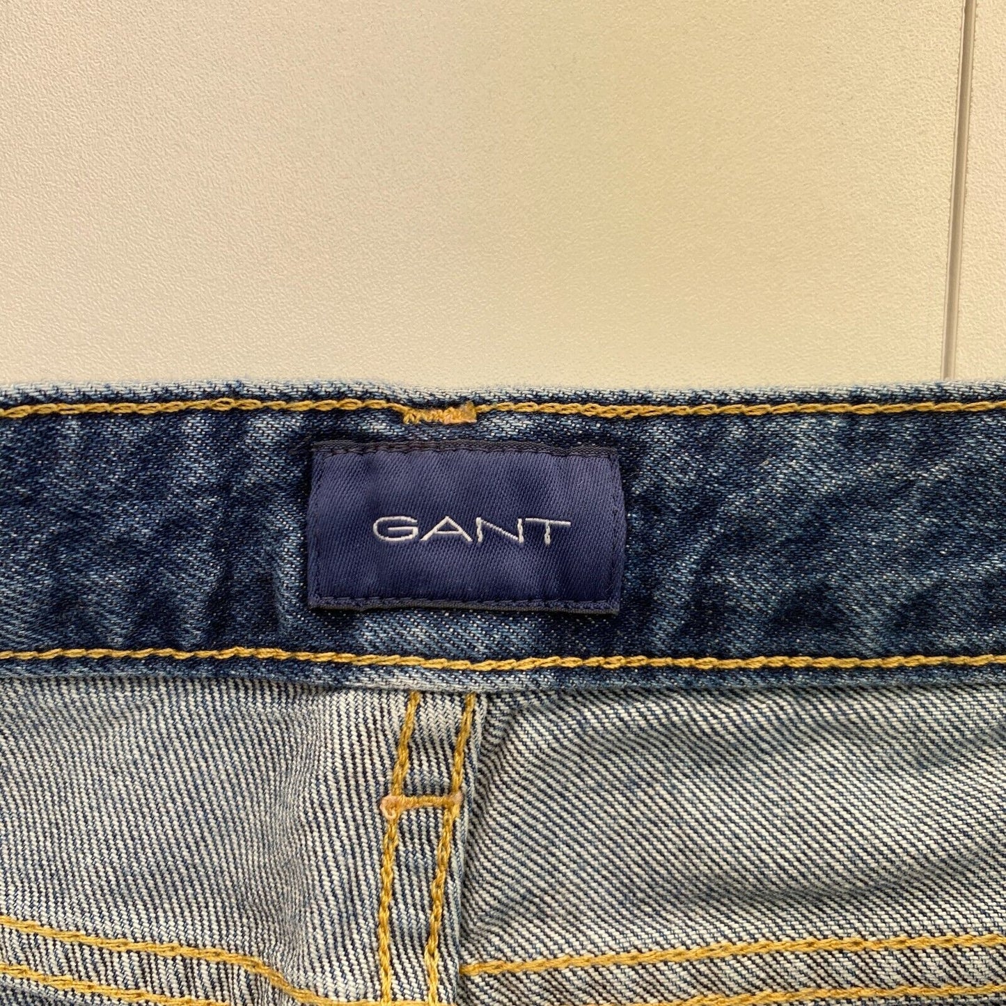 GANT Women's CAMIE Relaxed Fit Cropped Ripped Jeans Size W26