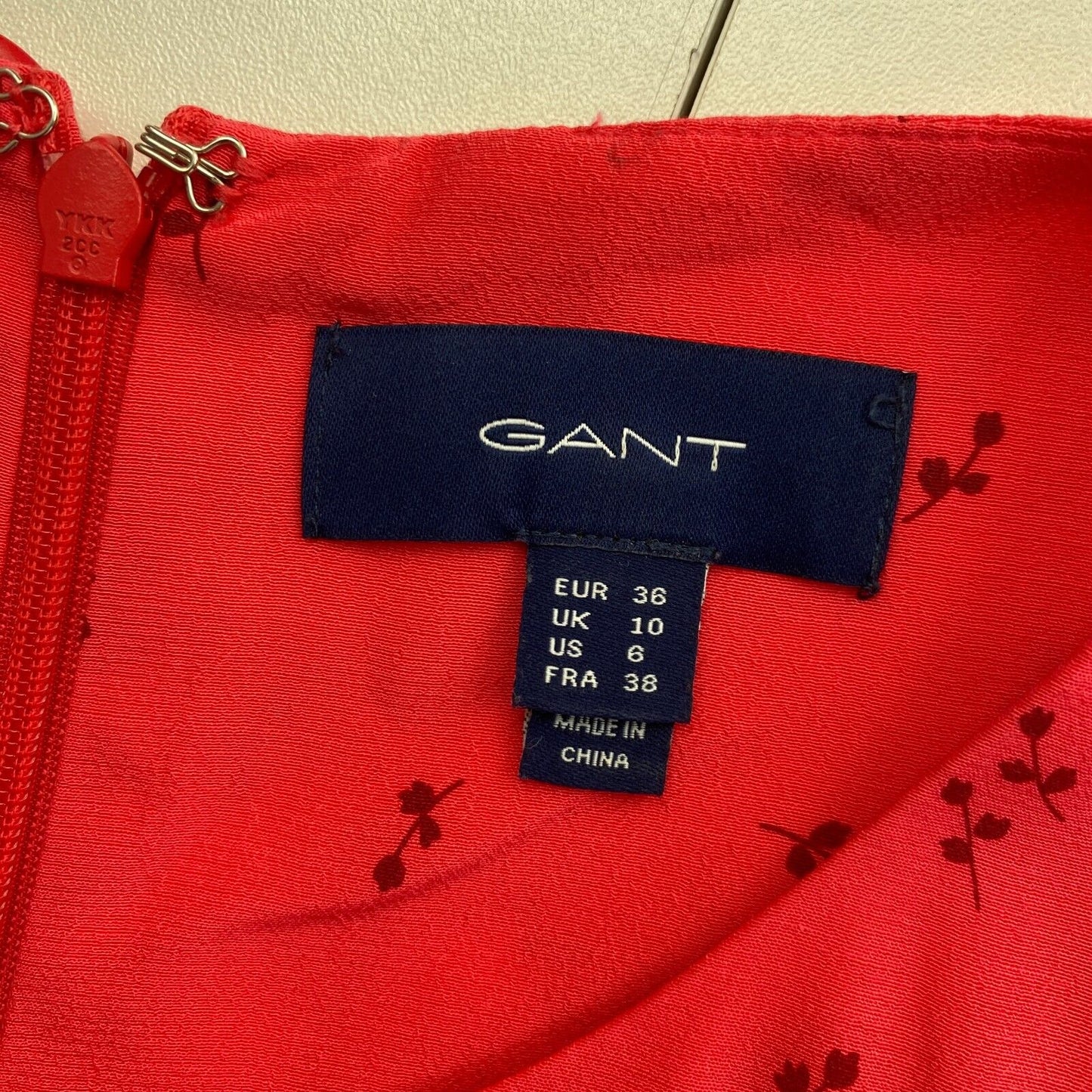 GANT Kleid mit Rundhalsausschnitt und kurzen Ärmeln, Mini-Blumendruck, Rosa, Größe EU 36 UK 10 US 6