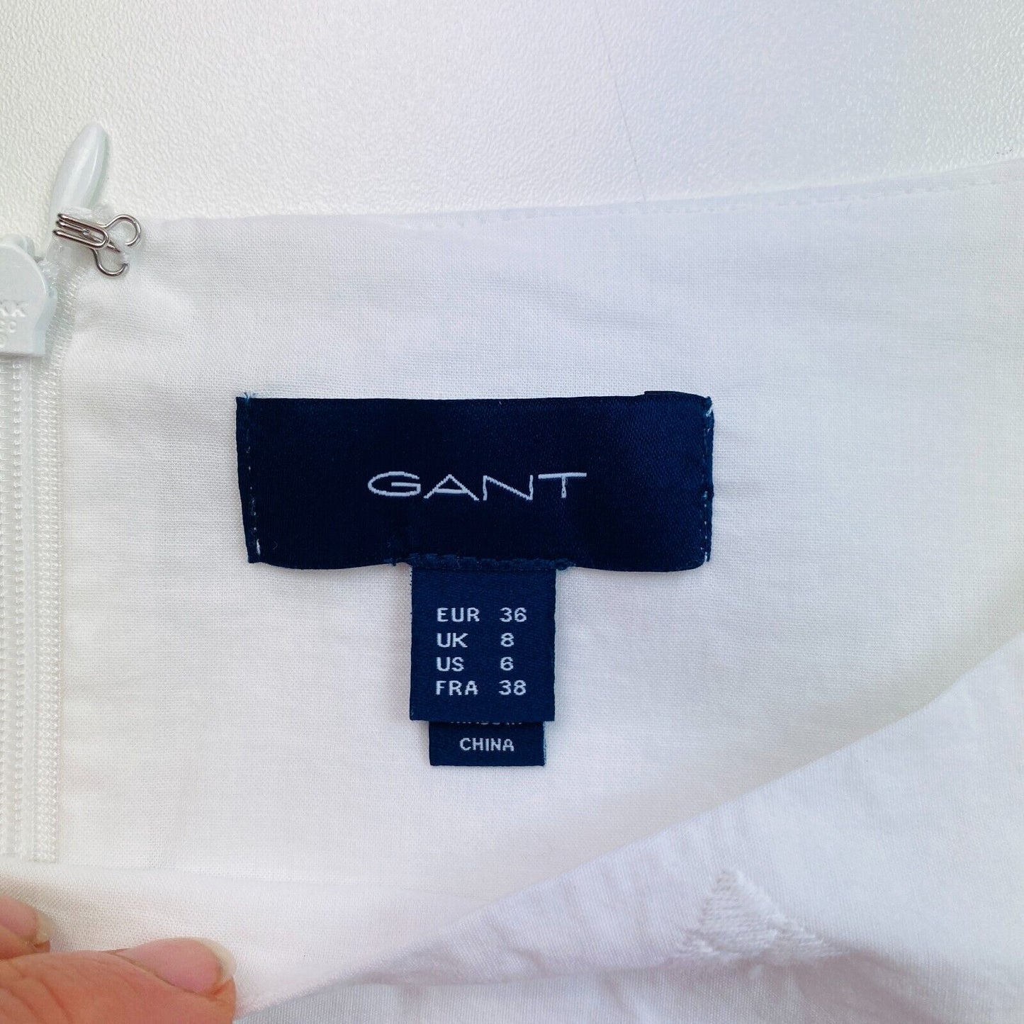 GANT Weißes Kleid mit Broderie Anglaise, Größe EU 36, UK 8, US 6