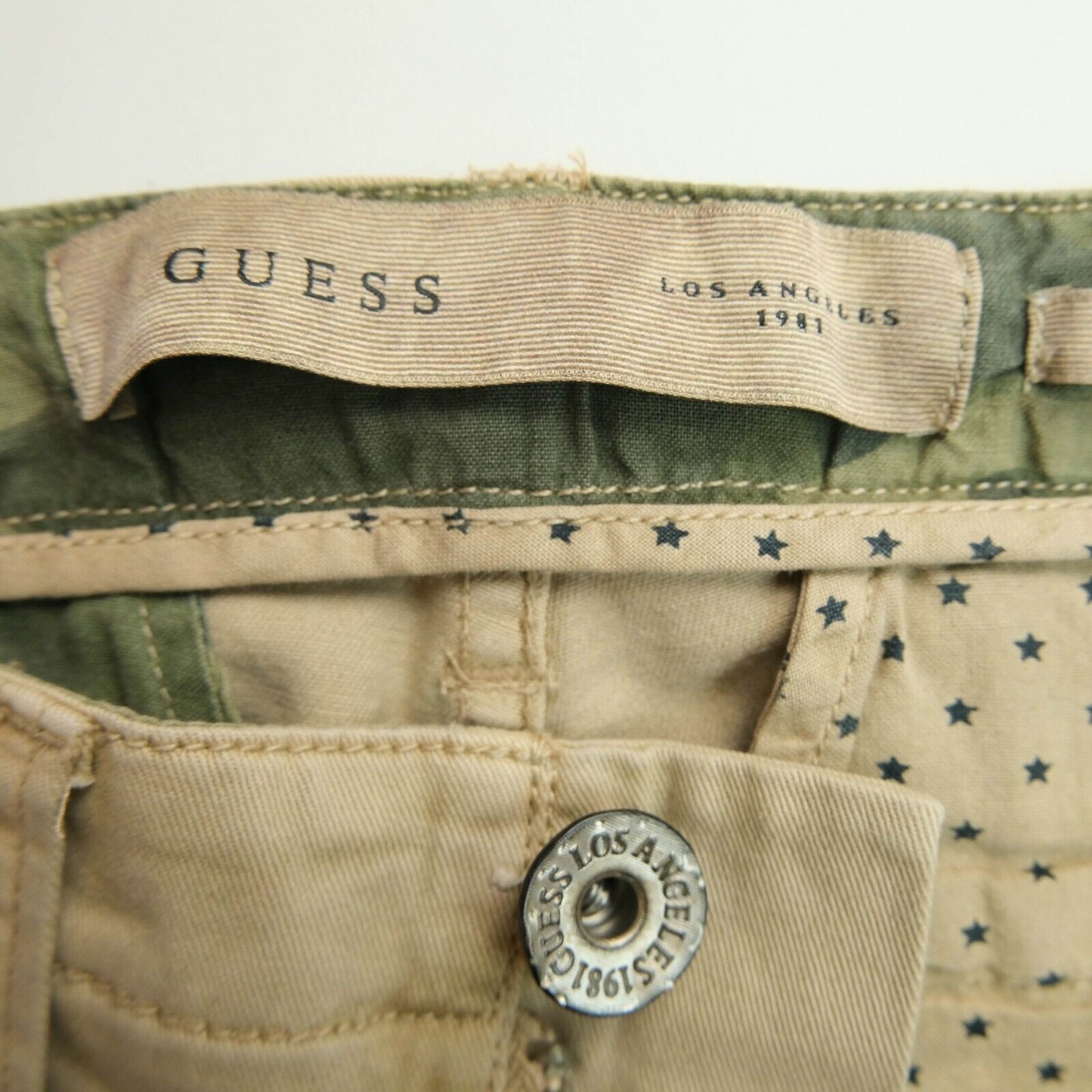 GUESS – Braune Berta Slim Fit Chinohose mit Rissen, Größe 27