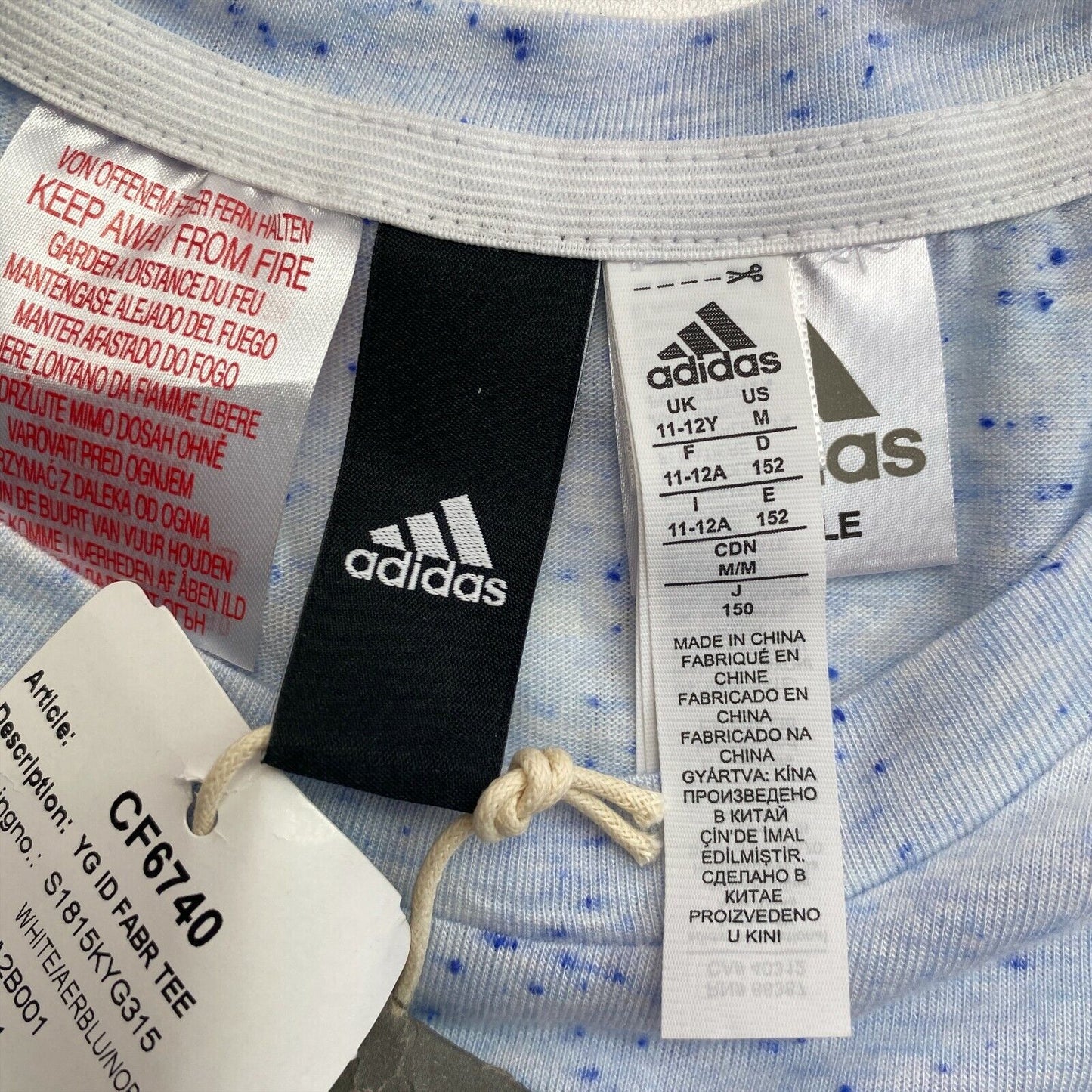 Adidas T-Shirt mit Rundhalsausschnitt und großem Logo, Hellblau, Größe 11–12 Jahre