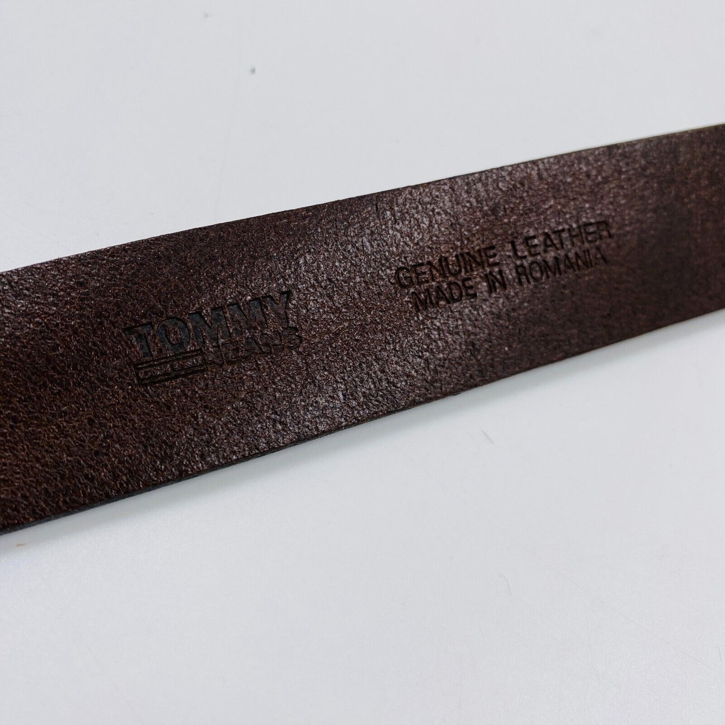 Tommy Jeans Mens Dark Brown Classic Leather Belt 100 cm. 40 In.