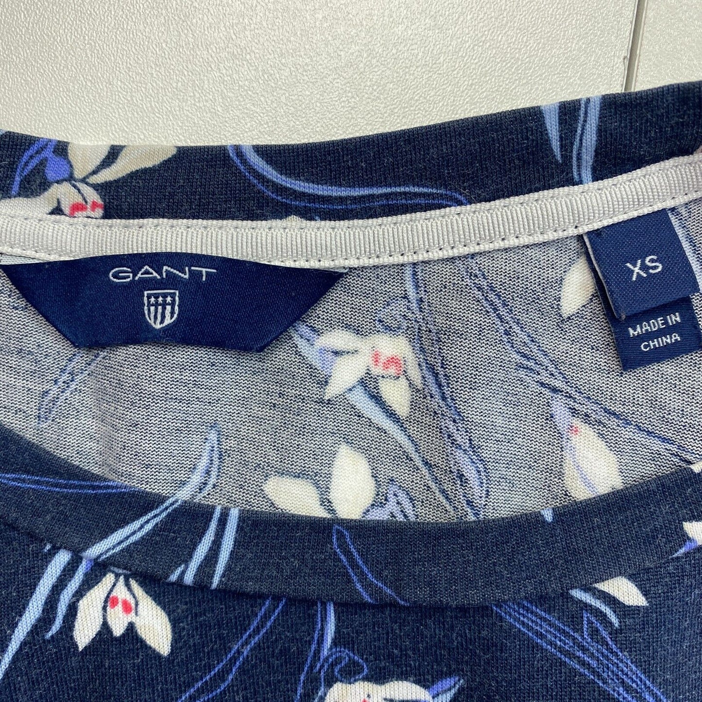 GANT T-shirt à col rond à imprimé floral bleu marine taille XS