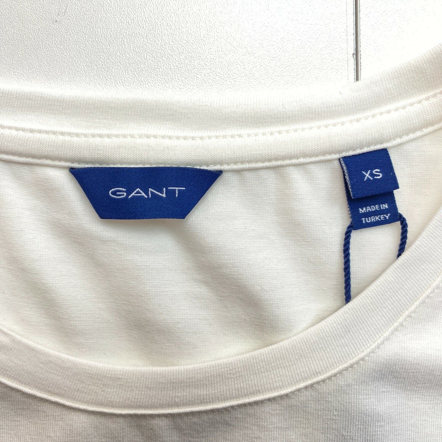 GANT T-Shirt mit langen Ärmeln und Rundhalsausschnitt, Größe XS, weiß