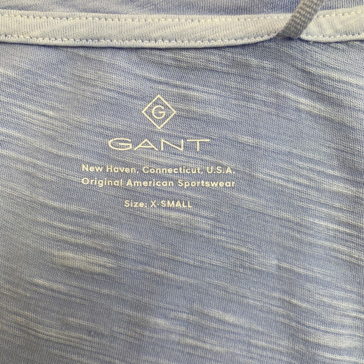 GANT T-Shirt mit V-Ausschnitt, sonnenverblasst, Blau, Größe XS