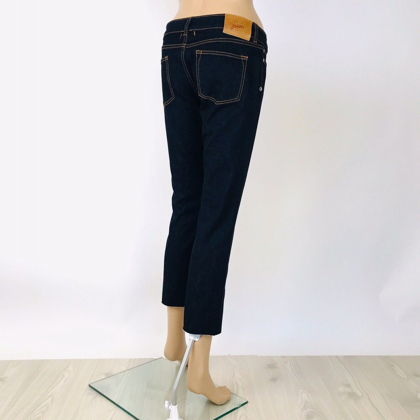 Gianfranco GF Ferre Jeans Cropped Straight Dark Blue Jeans Size W26 / IT40 / UK8