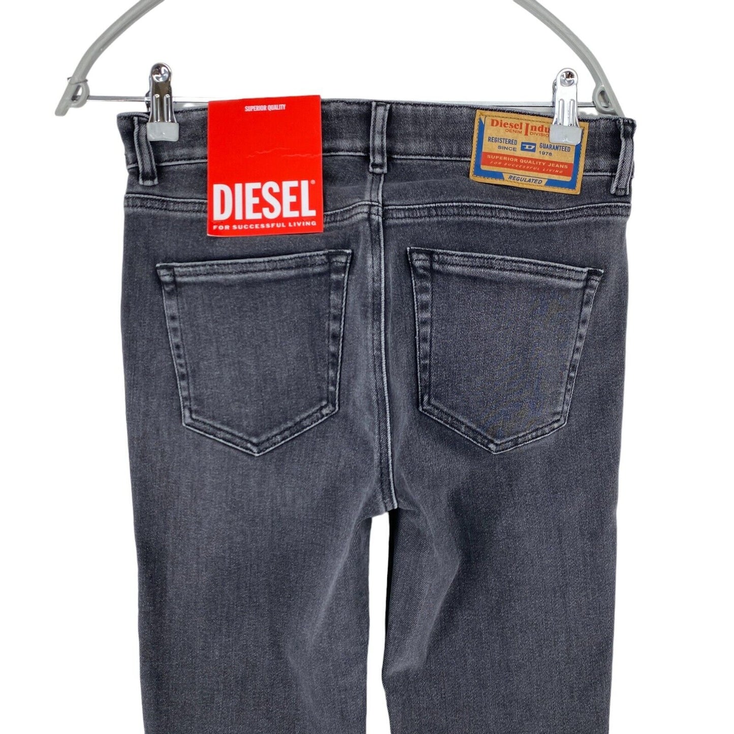 Diesel 2017 SLANDY Damen Jeans, grau, mittlere Taille, superenge Passform, Größe W28 L32