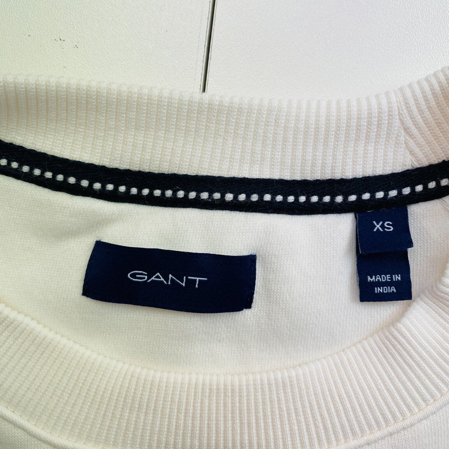 GANT White Retro Shield Crew Neck Sweater Pullover Size XS