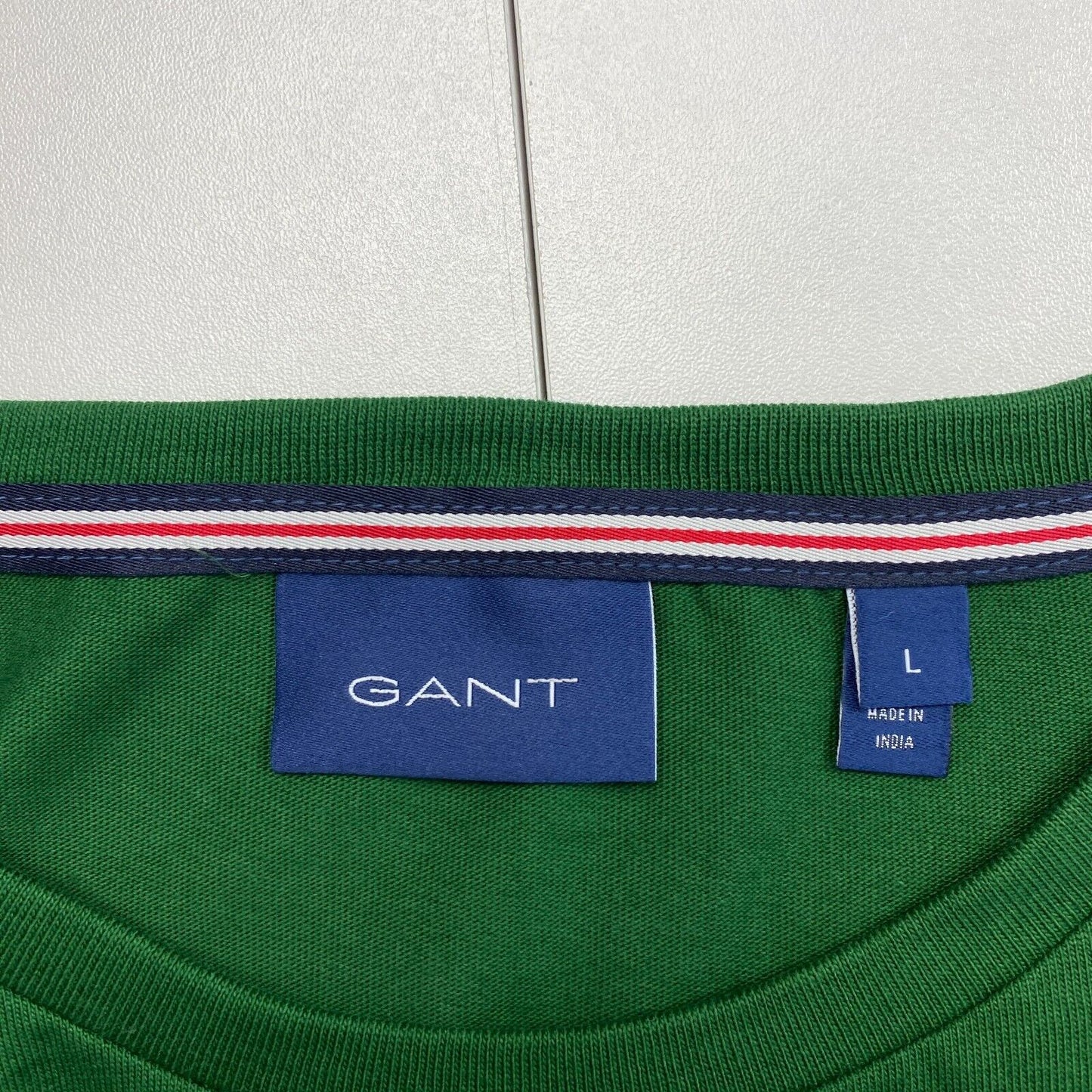 GANT Men Green Shield Crew Neck Long Sleeves T Shirt Size L