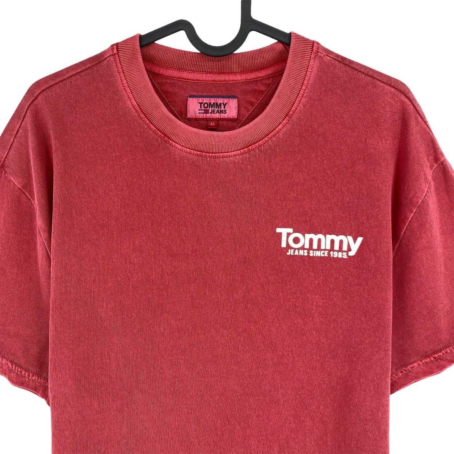 TOMMY HILFIGER Dunkelrotes T-Shirt mit Rundhalsausschnitt, Größe M