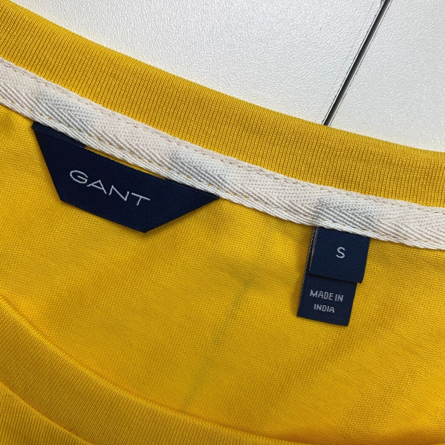 GANT T-Shirt mit Rundhalsausschnitt und Logo, Gelb, Größe S