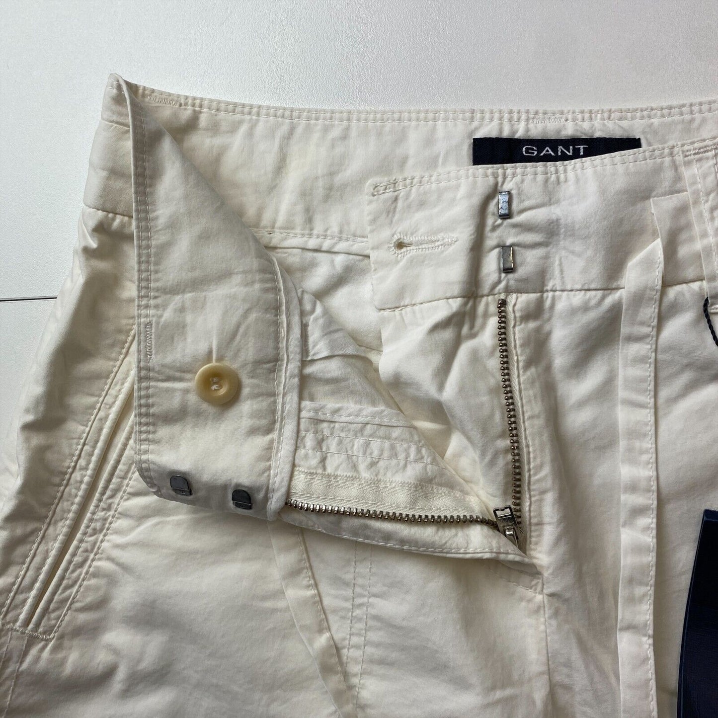 GANT Women Cream White Regular Fit Chino Shorts EUR 34 UK 8 US 4 W27