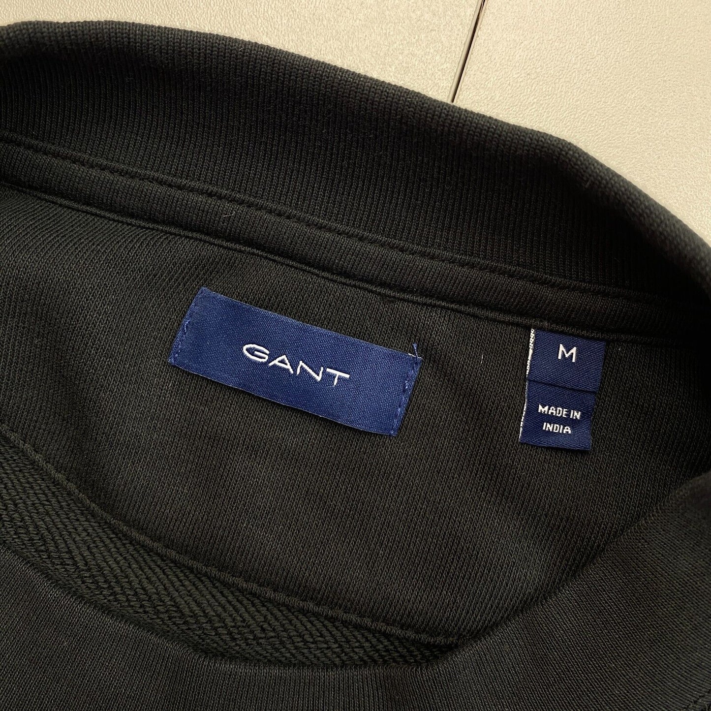 GANT Pullover mit Rundhalsausschnitt und Logo, Schwarz, Größe M