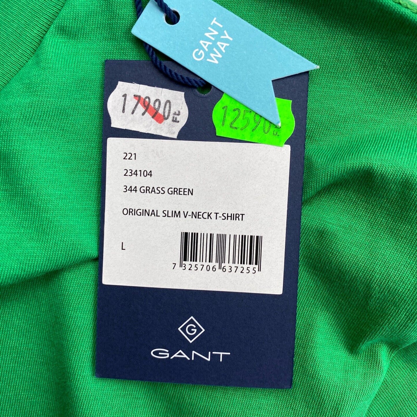 GANT Green Original Slim Fit V Neck T Shirt Size L