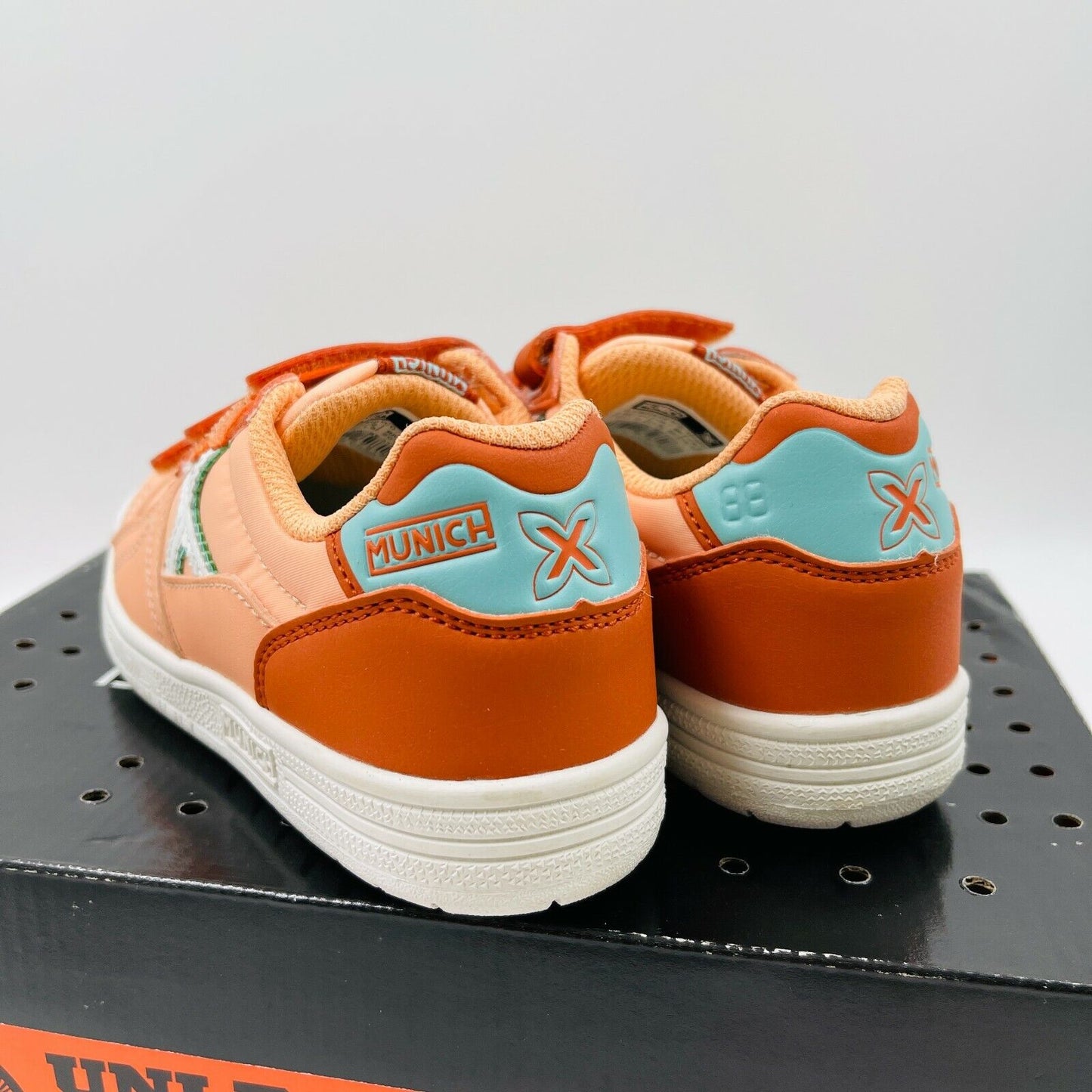 Munich Light Orange Girls Leather Sneakers Trainers Size EUR 29 UK 11 US 11.5