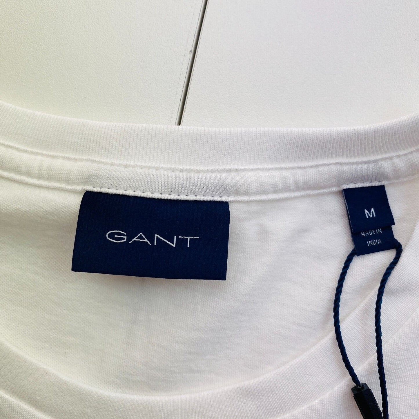 GANT Men White Shield Crew Neck Short Sleeve T Shirt Size M