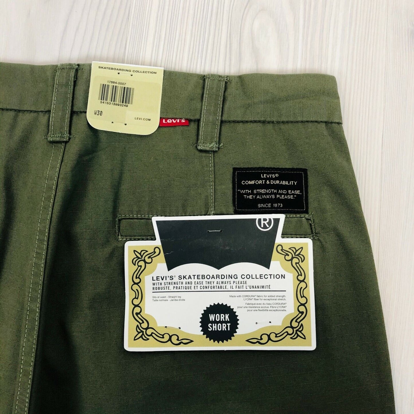 Levi‘s Skateboarding Collection Men‘s Khaki Green Work Shorts Size W30 W31