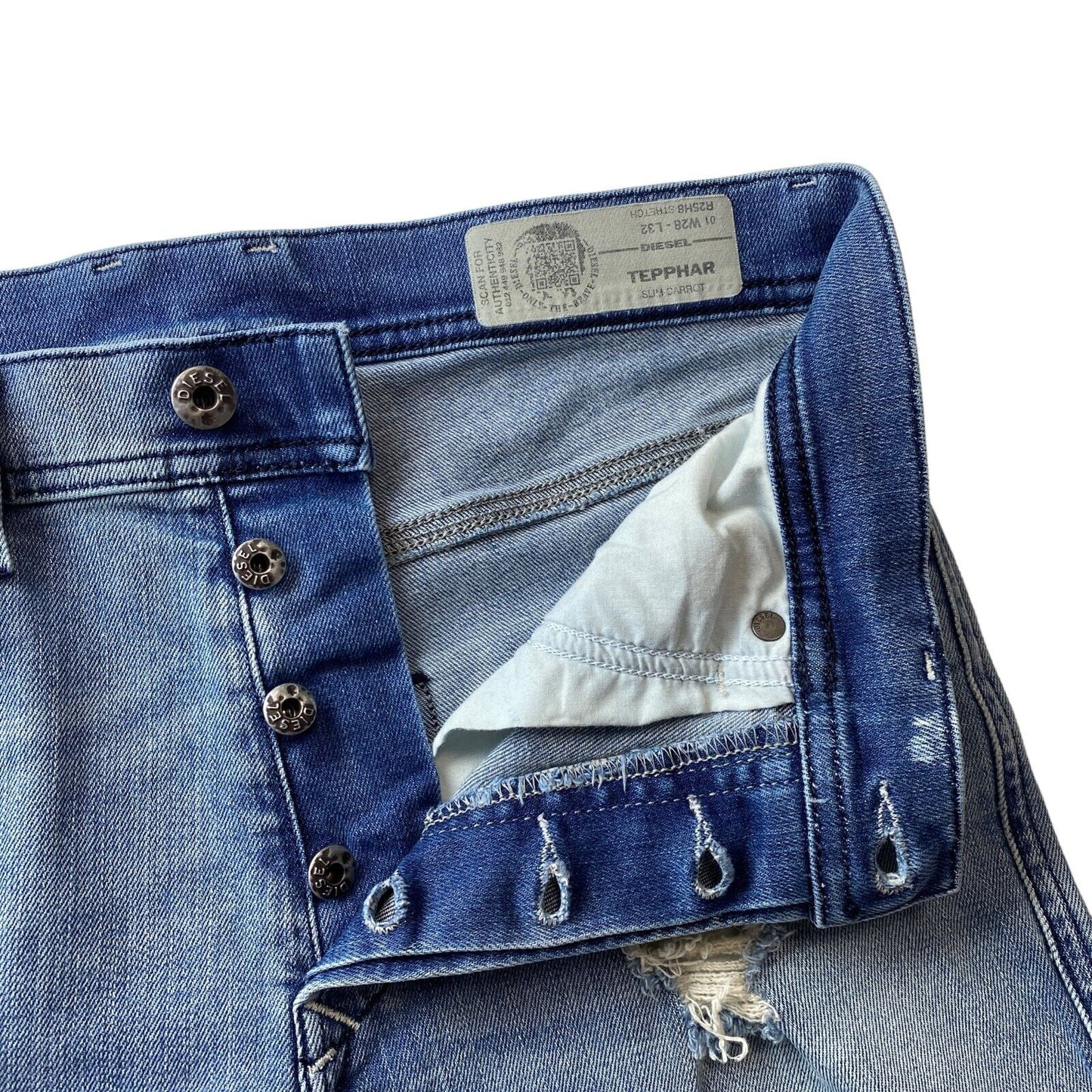 Diesel TEPPHAR, Blaue Stretch-Jeans im Karottenschnitt, zerrissen, W28 L32