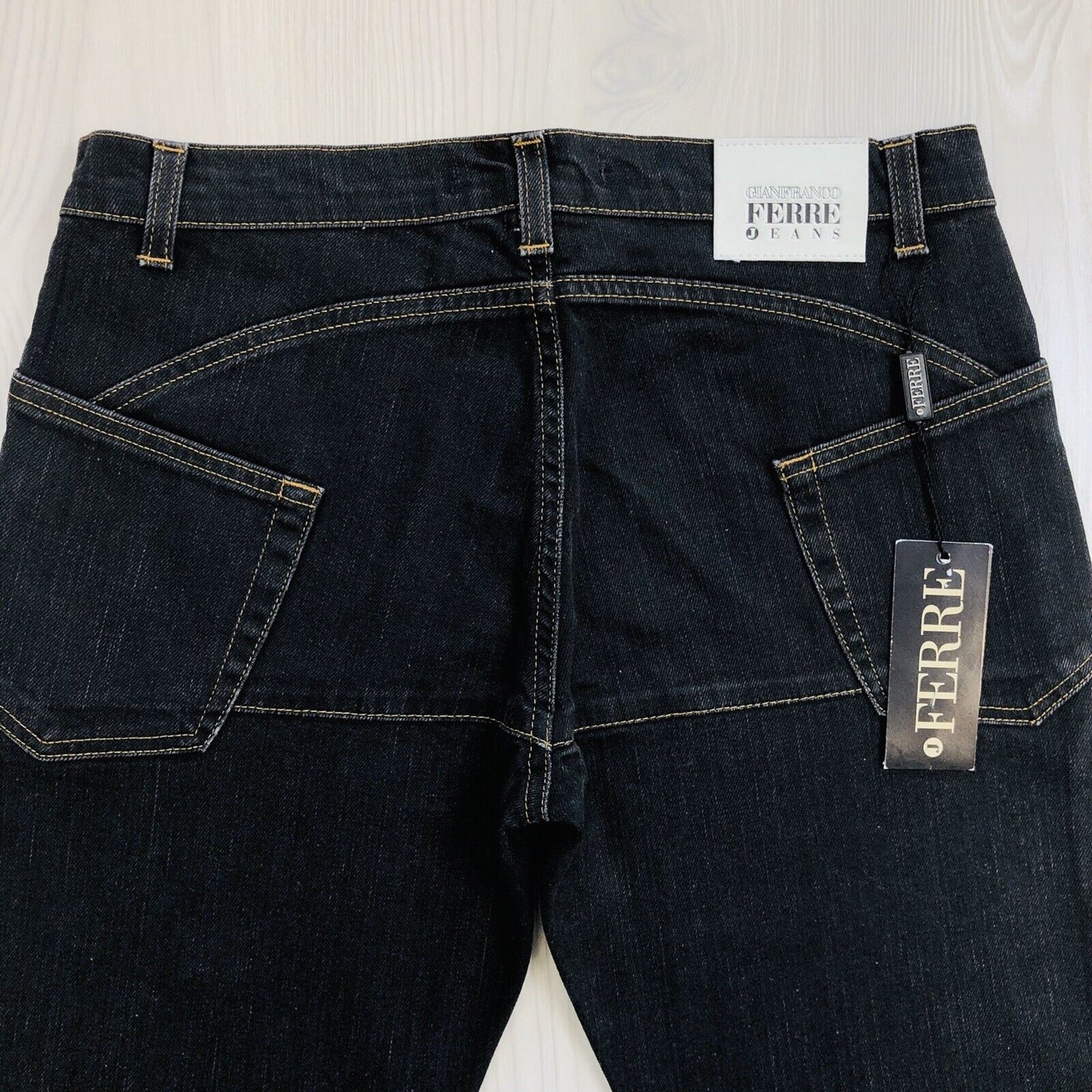 UVP 400 $ GF Gianfranco Ferre Schlagjeans schwarz Größe W29 / IT43 / UK11