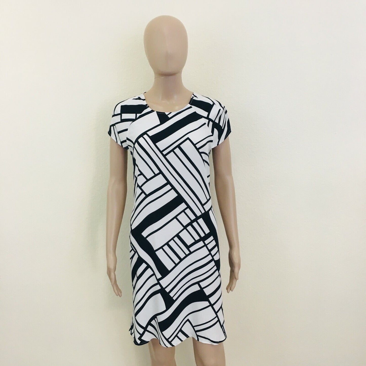 ZARA Black & White Short Sleeve Dress Size XS