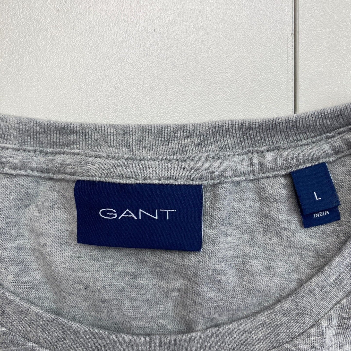 GANT Men Grey Retro Shield Crew Neck Short Sleeves T Shirt Size L