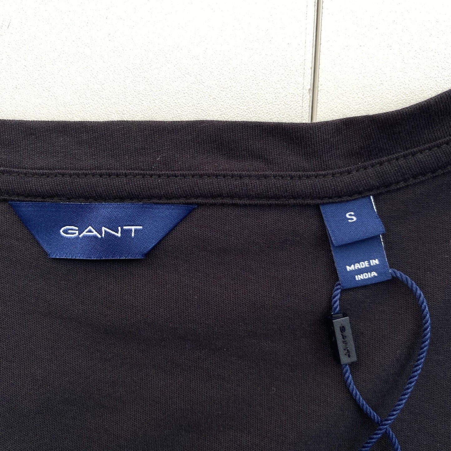 GANT T-shirt noir original à col en V Taille S