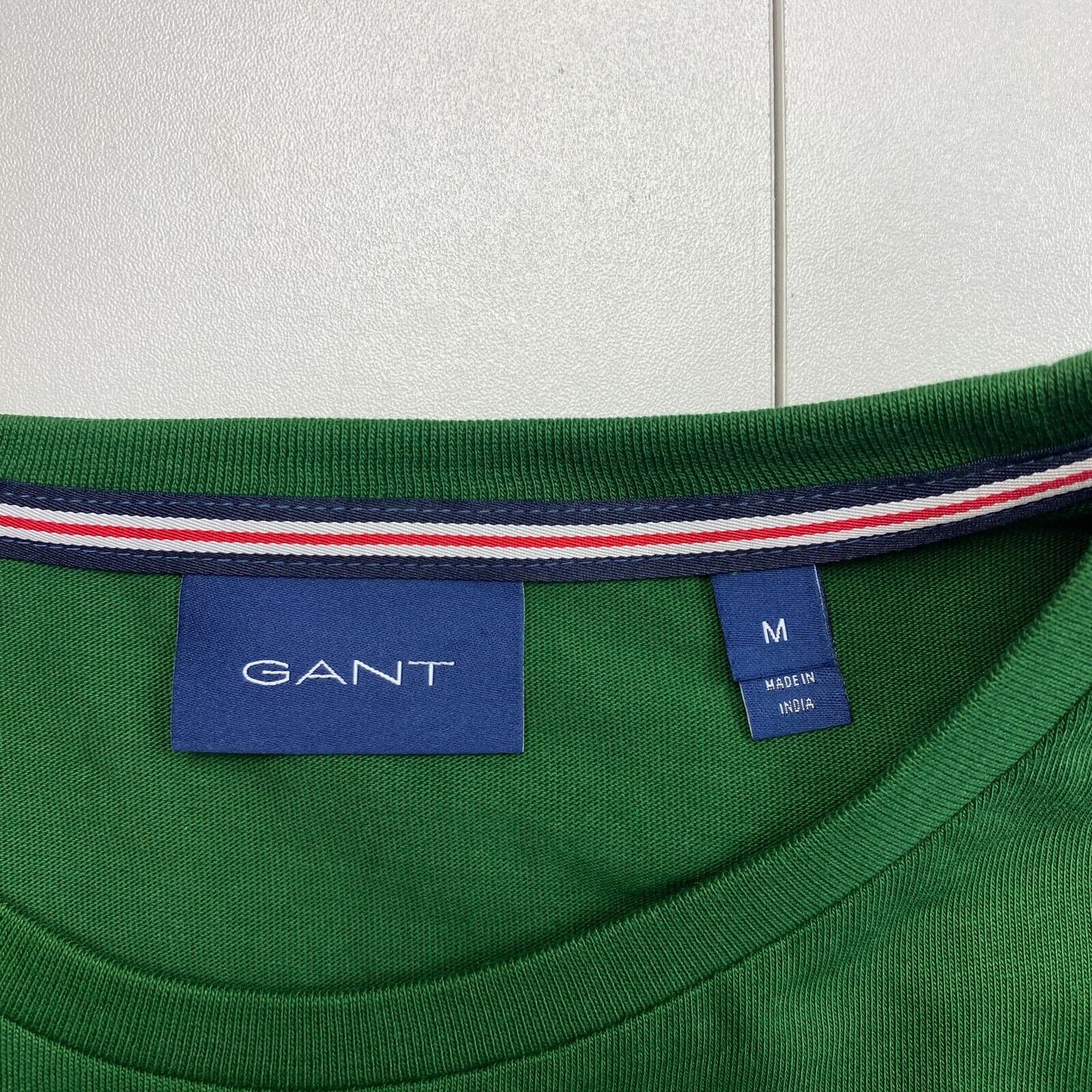 GANT Men Green Shield Crew Neck Long Sleeves T Shirt Size M