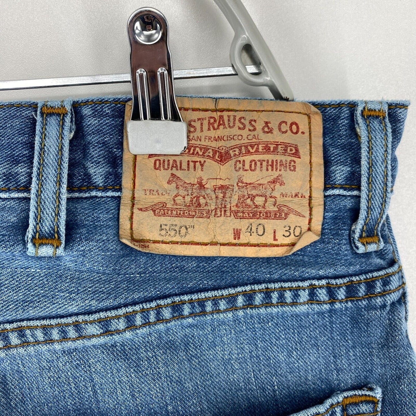 Vintage Levi's 550 Blue Relaxed Straight Fit Jeans W40 L30