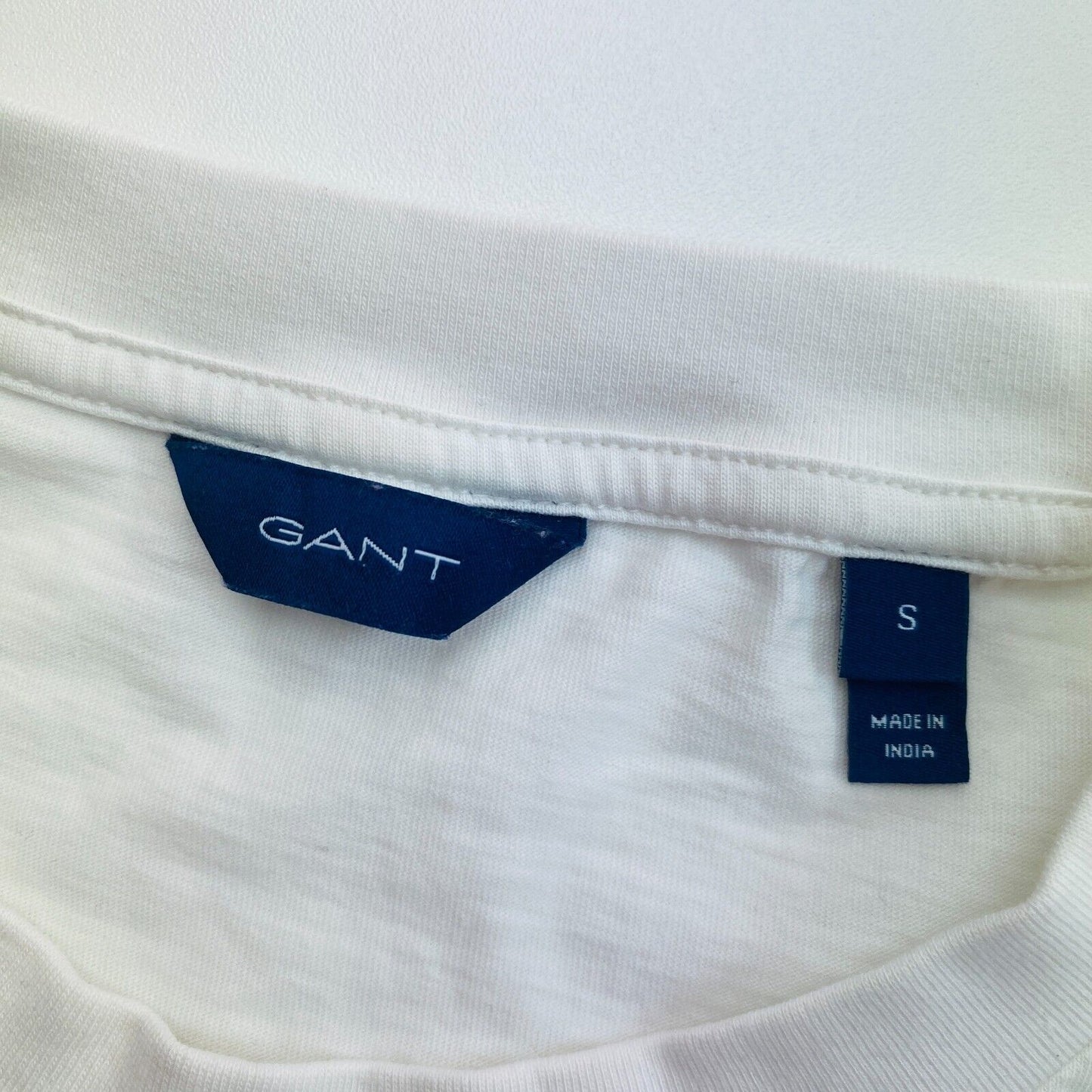 GANT T-Shirt mit Rundhalsausschnitt, Ton in Ton, Archive Shield, Größe S, Weiß