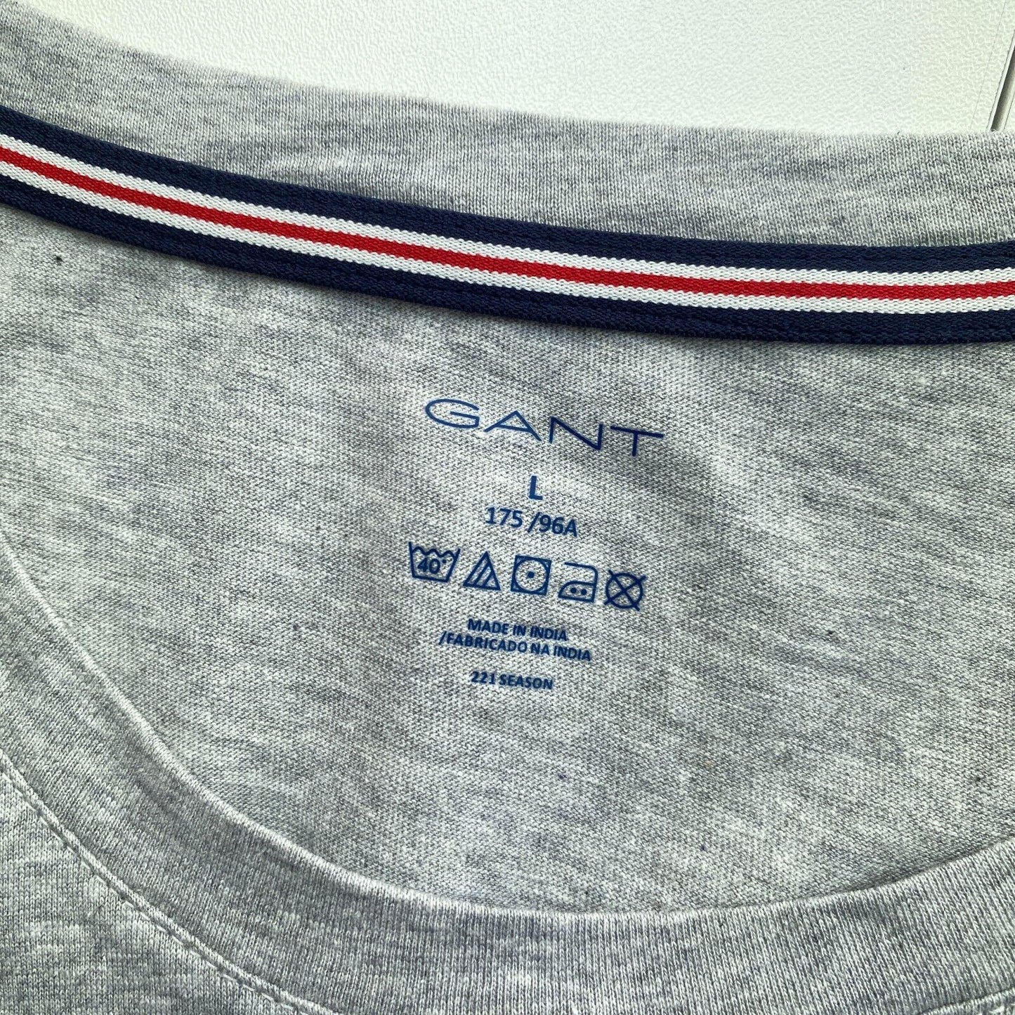 GANT T-Shirt mit Rundhalsausschnitt und Retro-Schild, Grau, Größe L