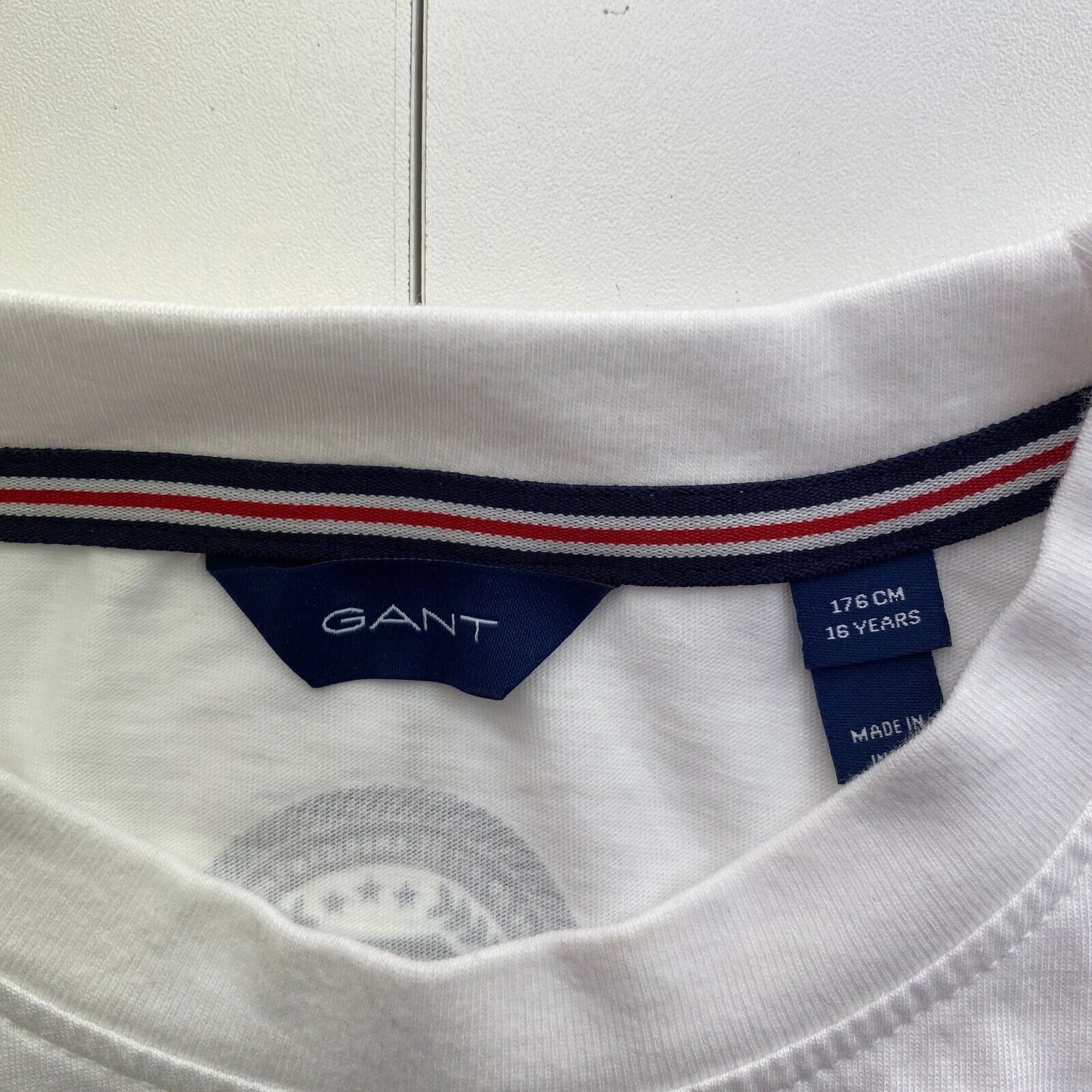 GANT Boys White Crest Shield Crew Neck SS T Shirt Size 16 Years 176 cm